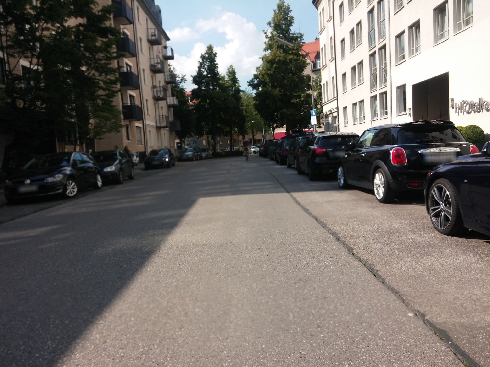 Street view near Bob W., Munich — © umap (CC BY-SA · Mapillary)