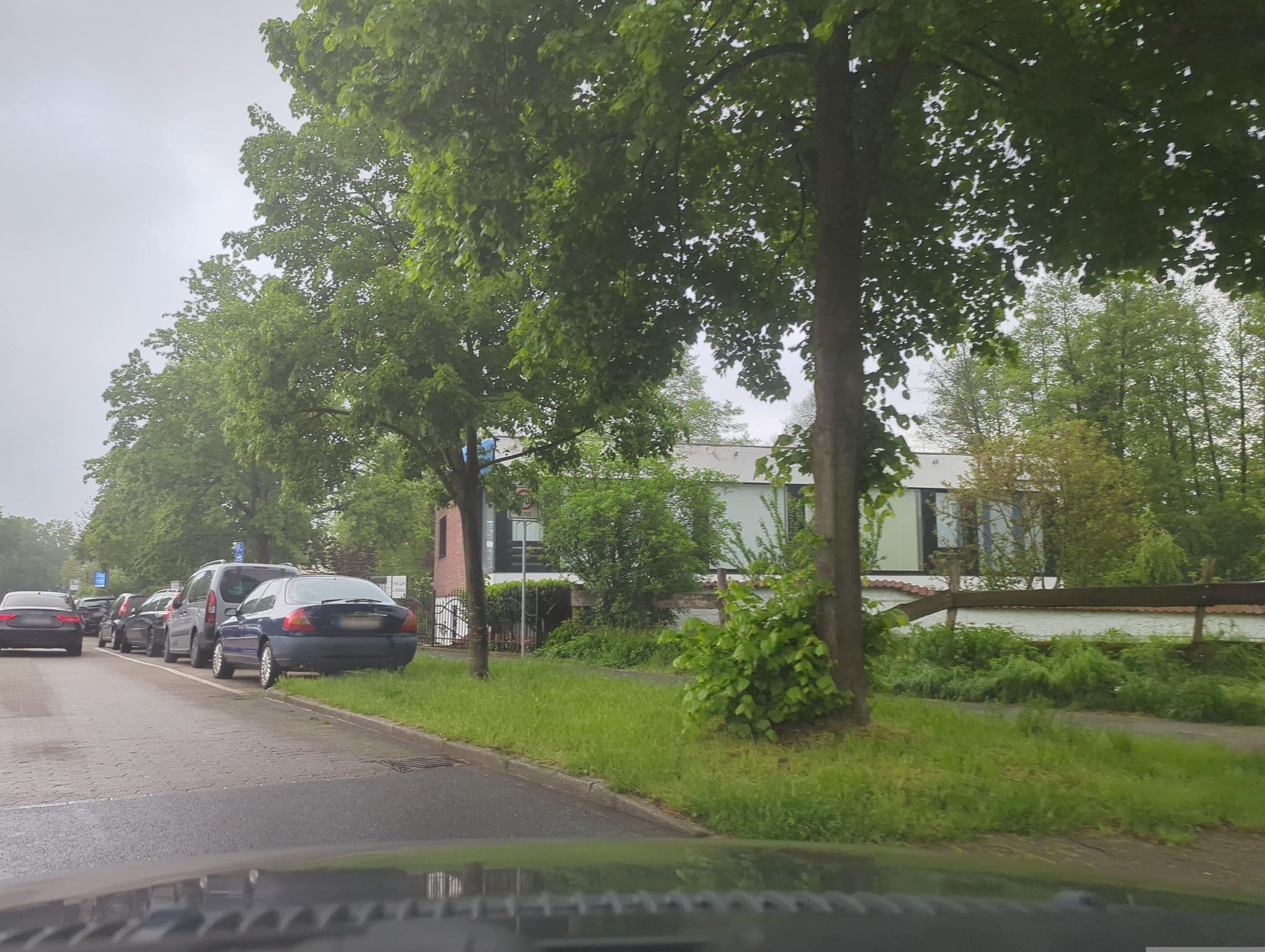 Street view near am Hallenbad, Ratingen — © hiwi234 (CC BY-SA · Mapillary)