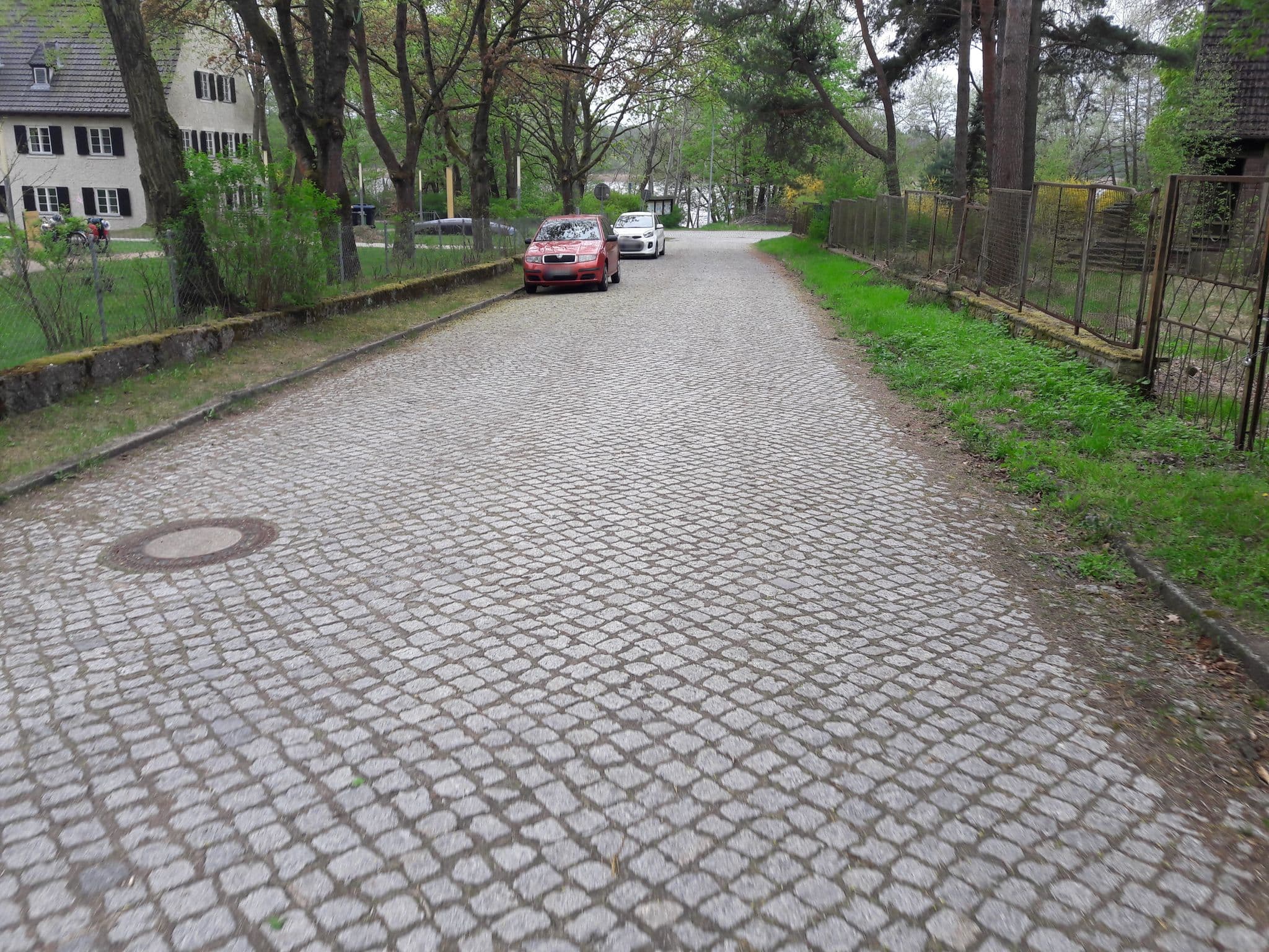 Street view near DJH Jugendherberge Ravensbrück - Int. Jugendbegegnungsstätte, Fürstenberg — © freek (CC BY-SA · Mapillary)