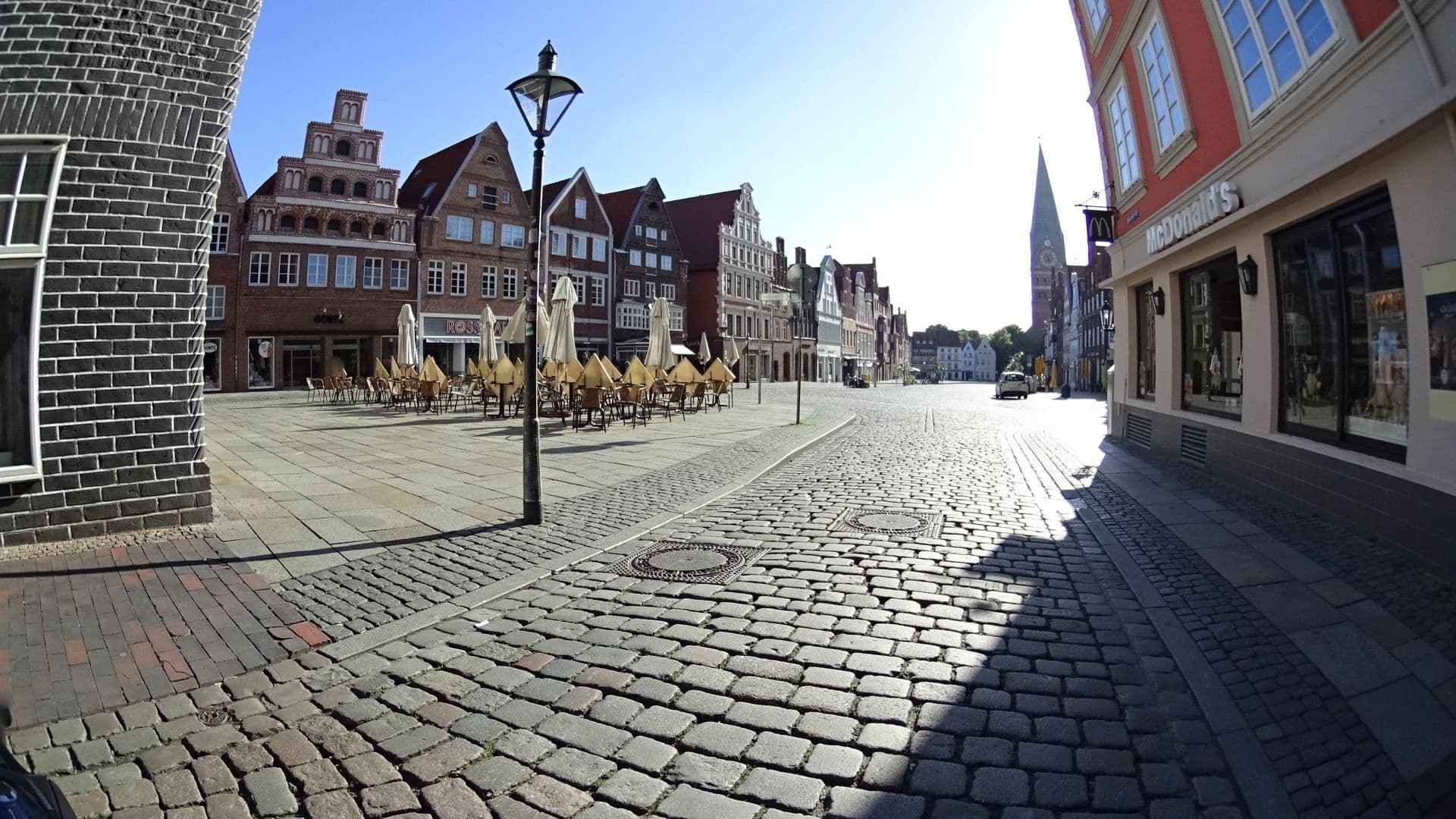Street view near Alt-Lüneburger Kutscherstube, Lüneburg — © rydor (CC BY-SA · Mapillary)