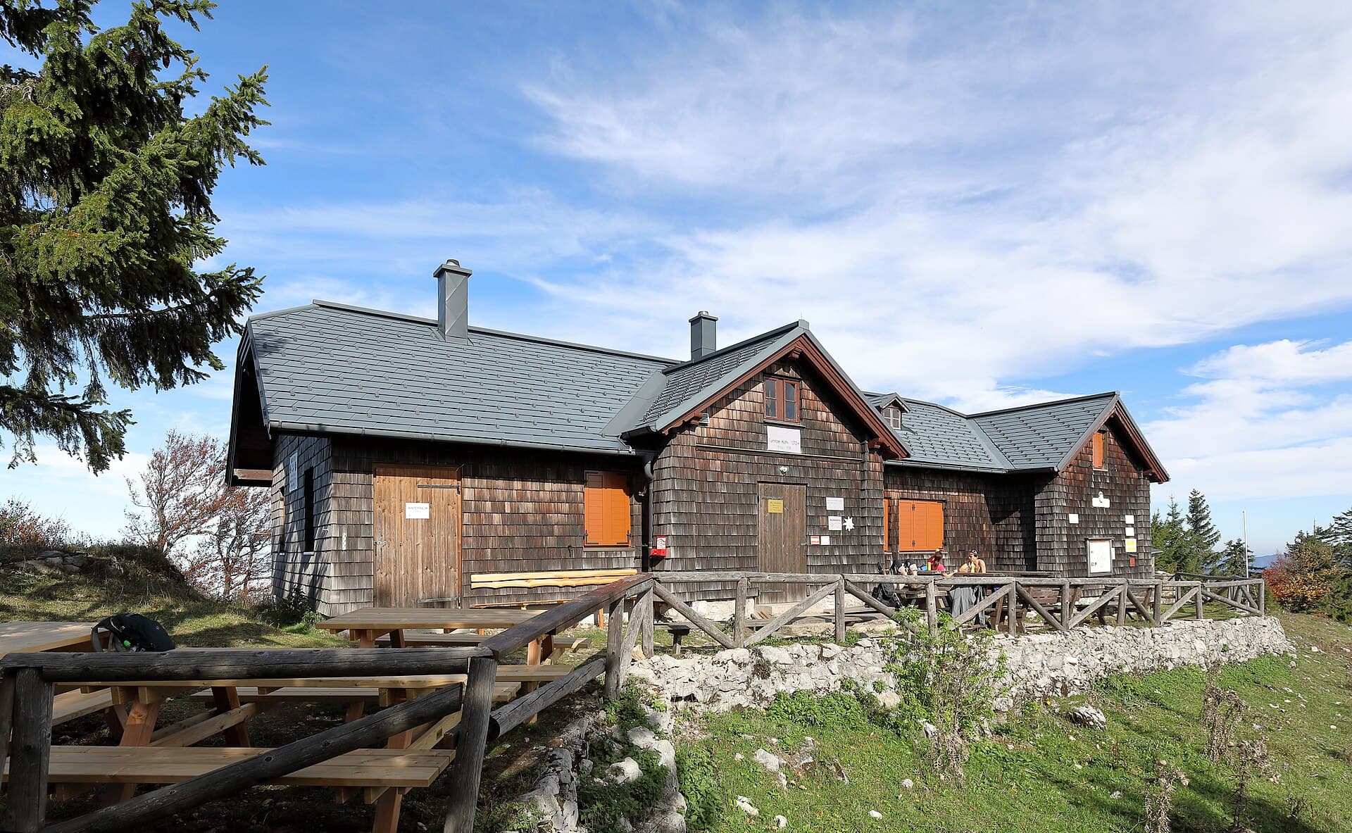 Türnitzer Hütte (via Wikimedia Commons, CC BY-SA 4.0)