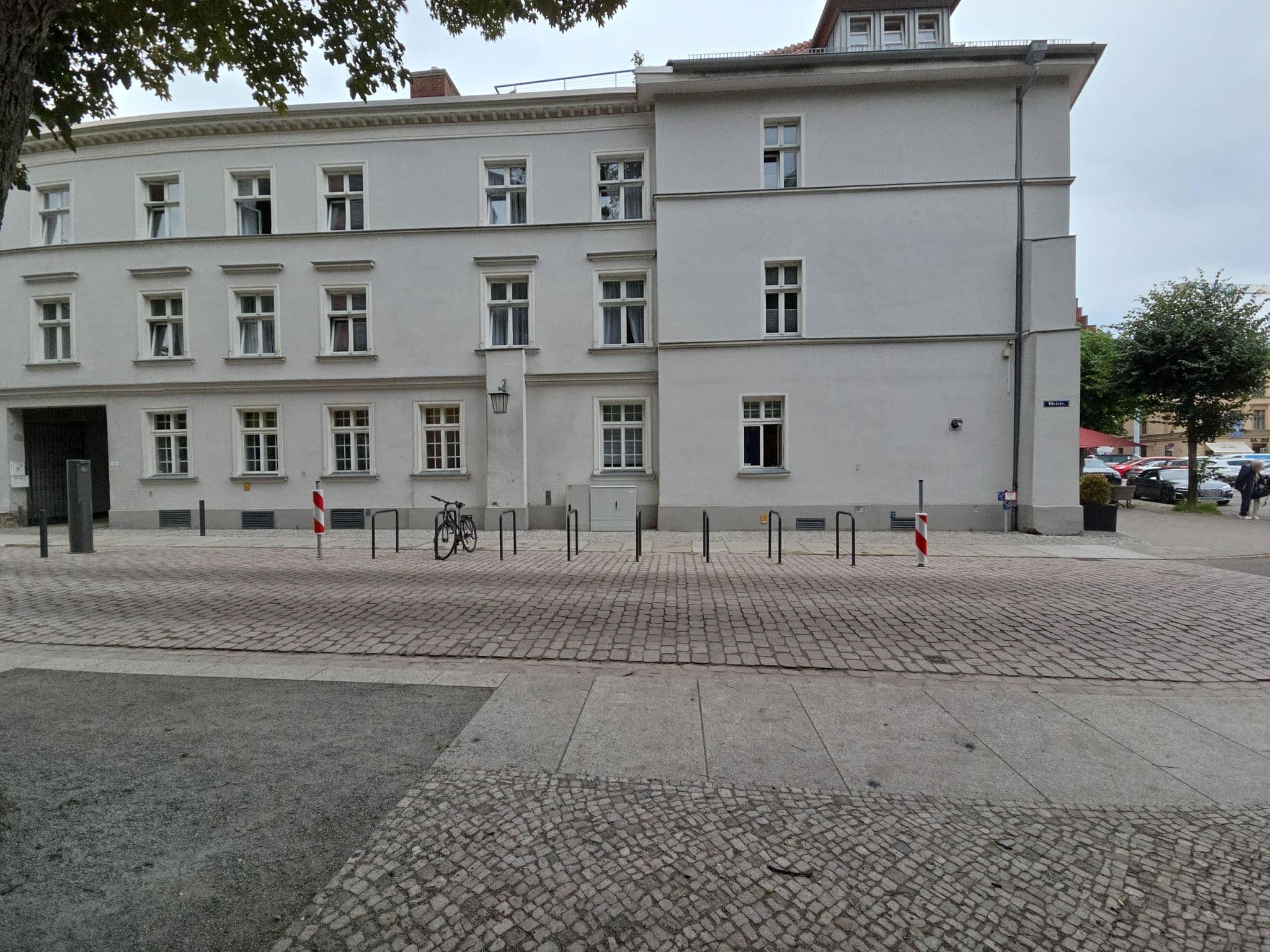 Street view near Schweriner Hof, Stralsund — © jacobbraeutigam (CC BY-SA · Mapillary)