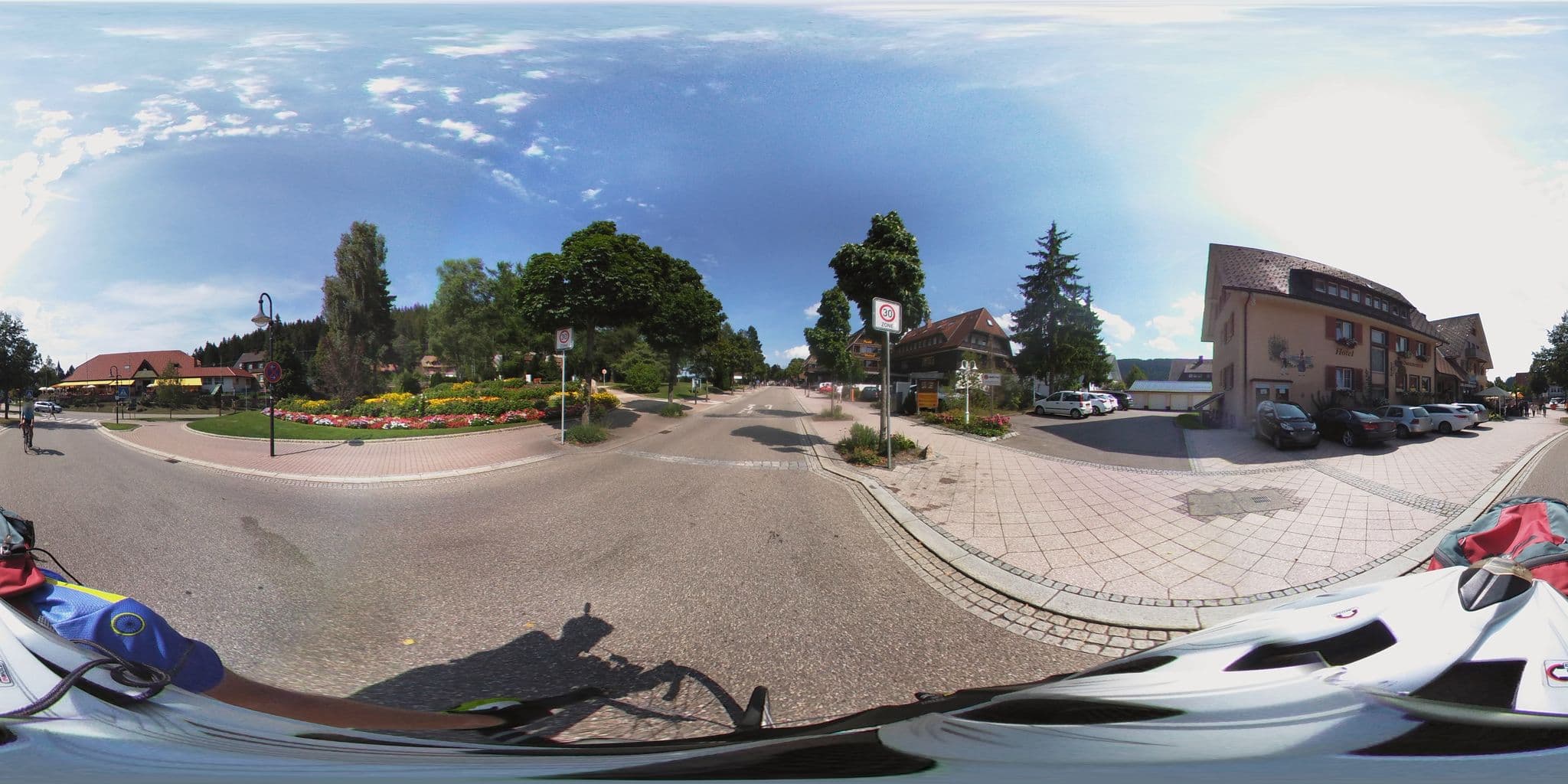 Street view near Sonneneck, Hinterzarten — © peewee32 (CC BY-SA · Mapillary)