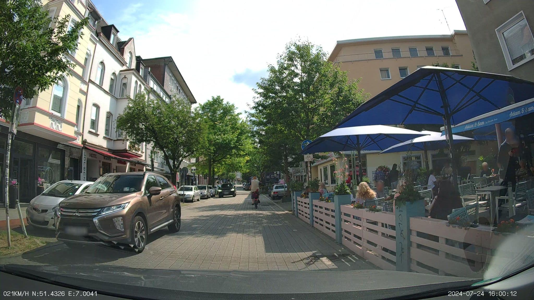 Street view near Lorenz, Essen — © heetENkoel (CC BY-SA · Mapillary)