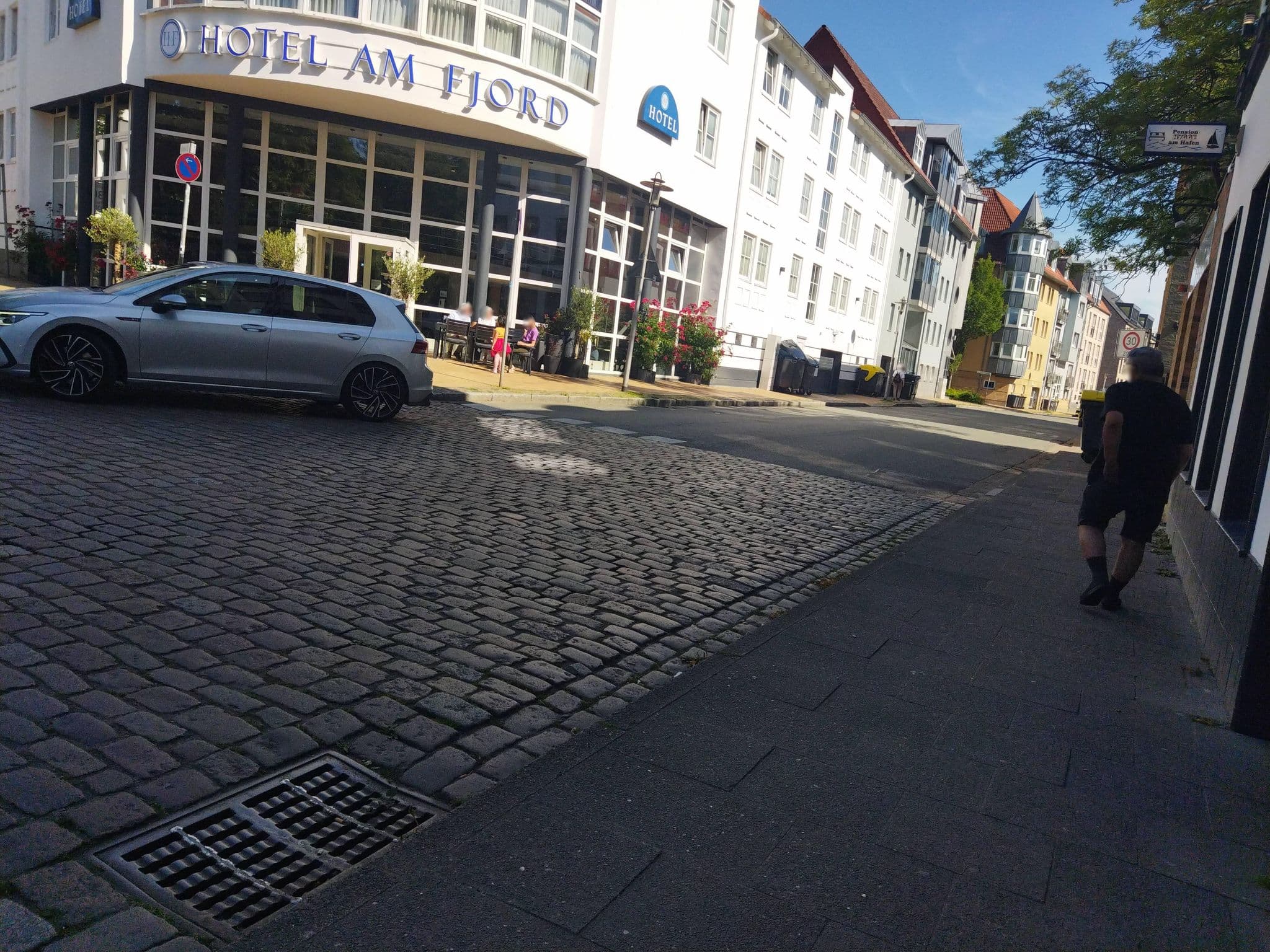 Street view near Hotel am Fjord, Flensburg — © changchun1 (CC BY-SA · Mapillary)