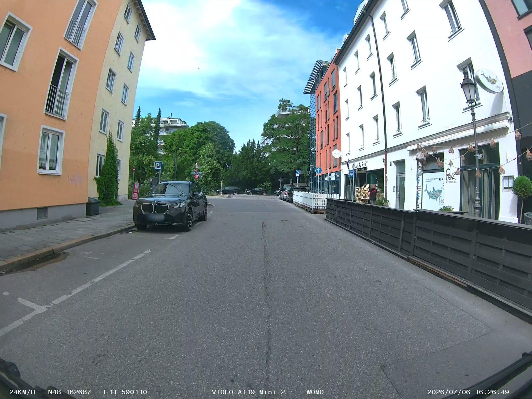 Street view near La Maison, Bogenhausen — © soulcover (CC BY-SA · Mapillary)