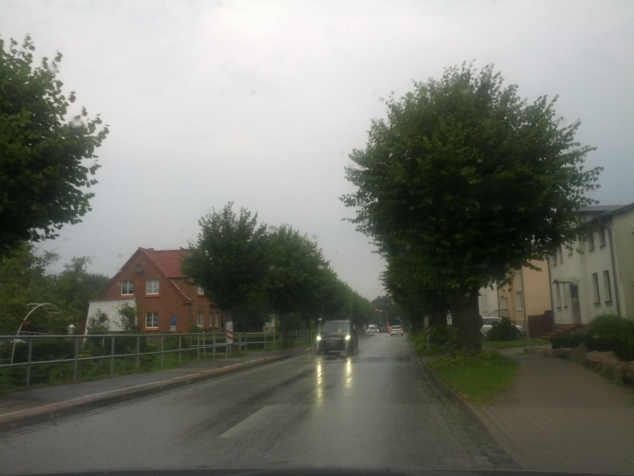 Street view near Mutti's gute Stube, Ostseebad Kühlungsborn — © zoegglmeyr (CC BY-SA · Mapillary)