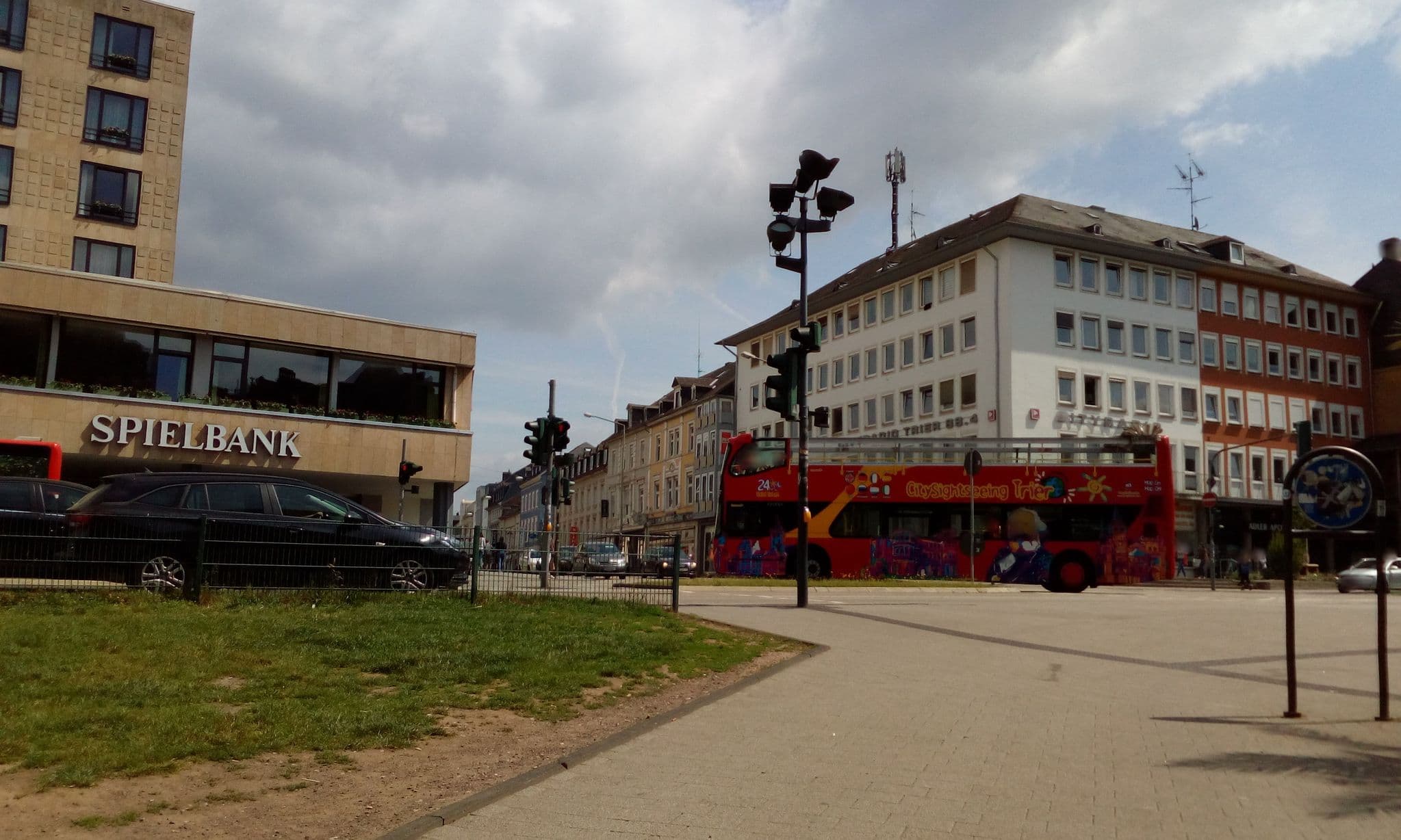 Street view near Mercure, Trier — © micmin1972 (CC BY-SA · Mapillary)