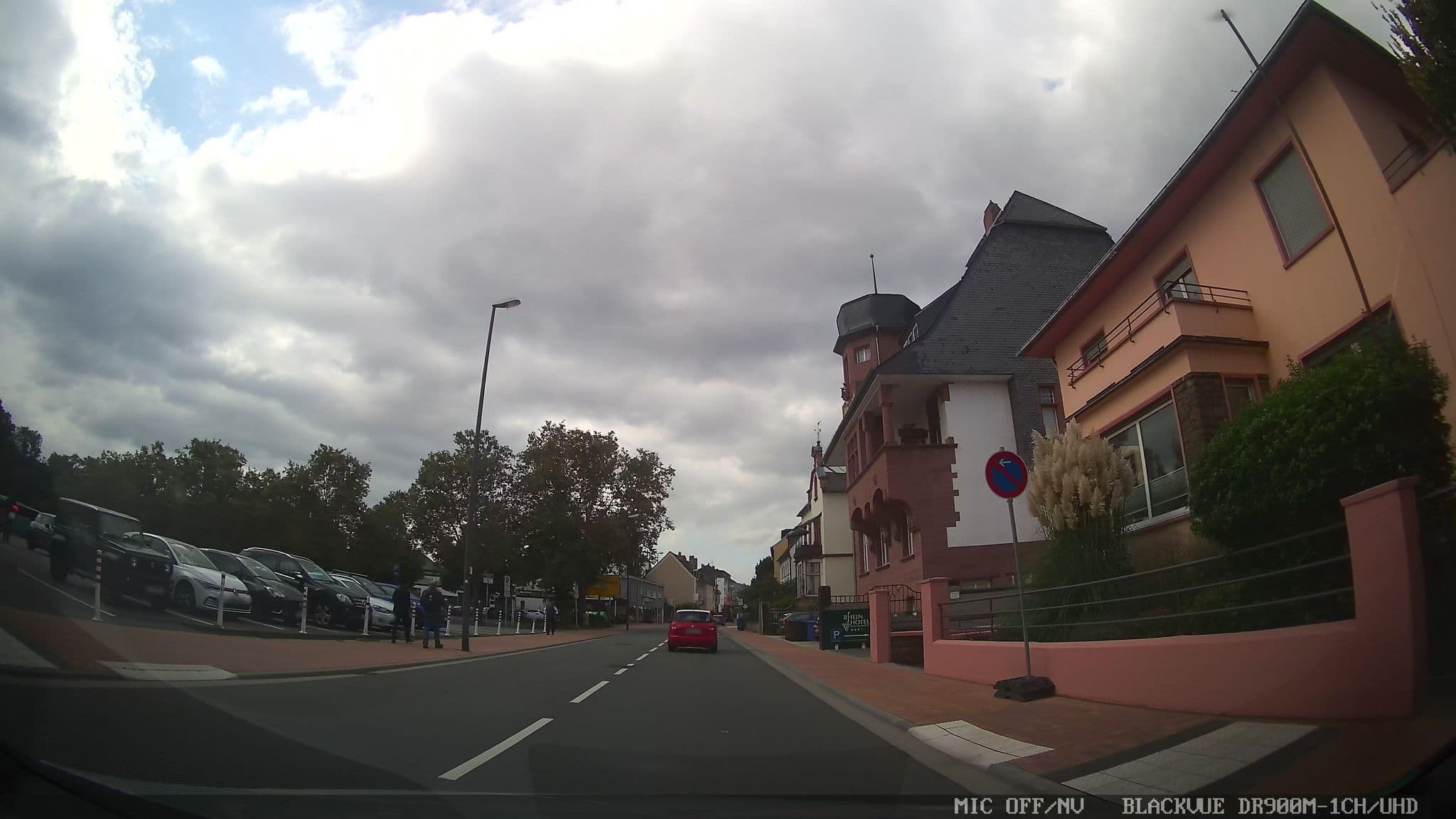 Street view near Rheinhotel, Rüdesheim am Rhein — © chuck (CC BY-SA · Mapillary)