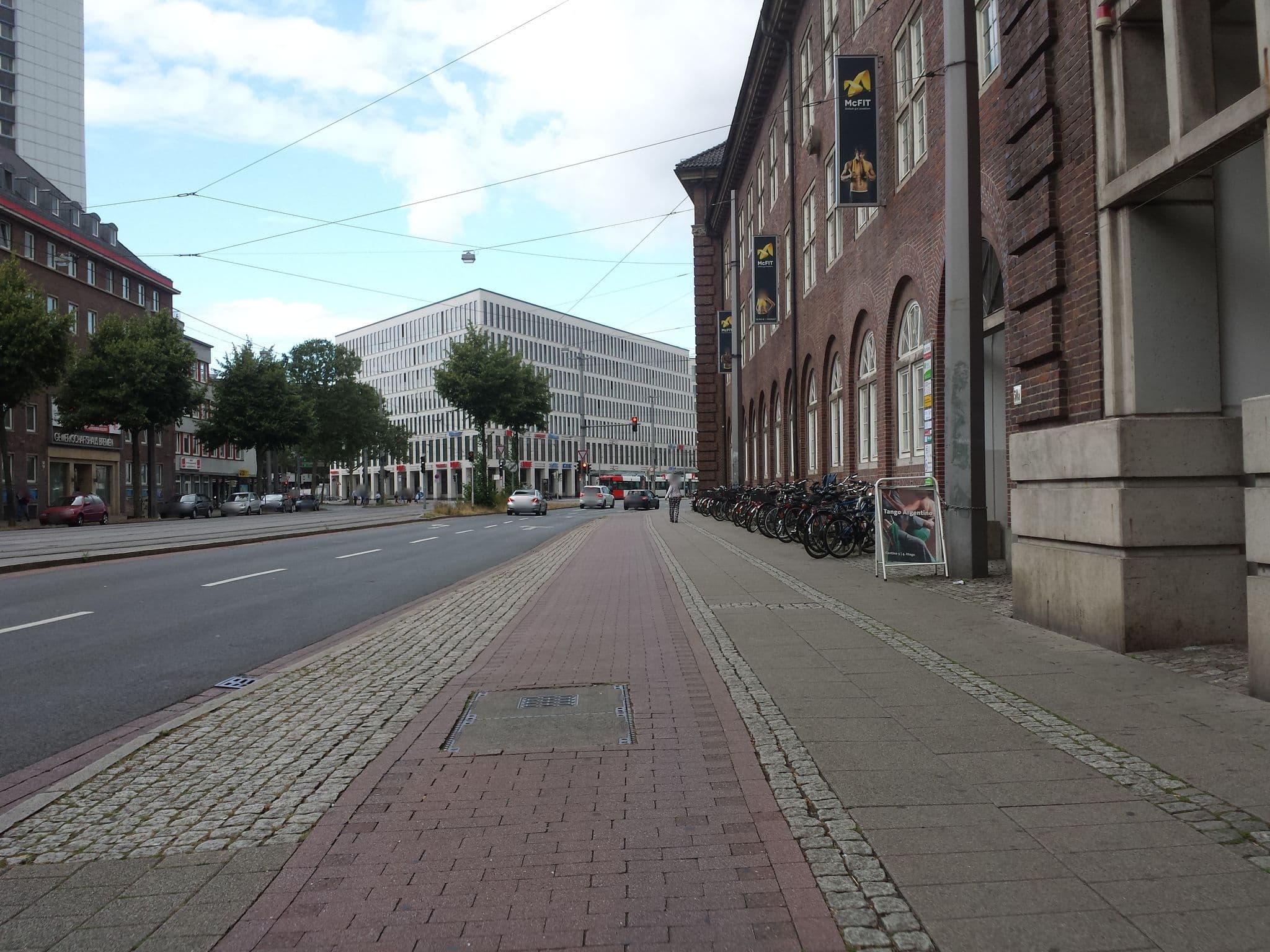 Street view near City-Hotel, Bremen — © hubert87 (CC BY-SA · Mapillary)