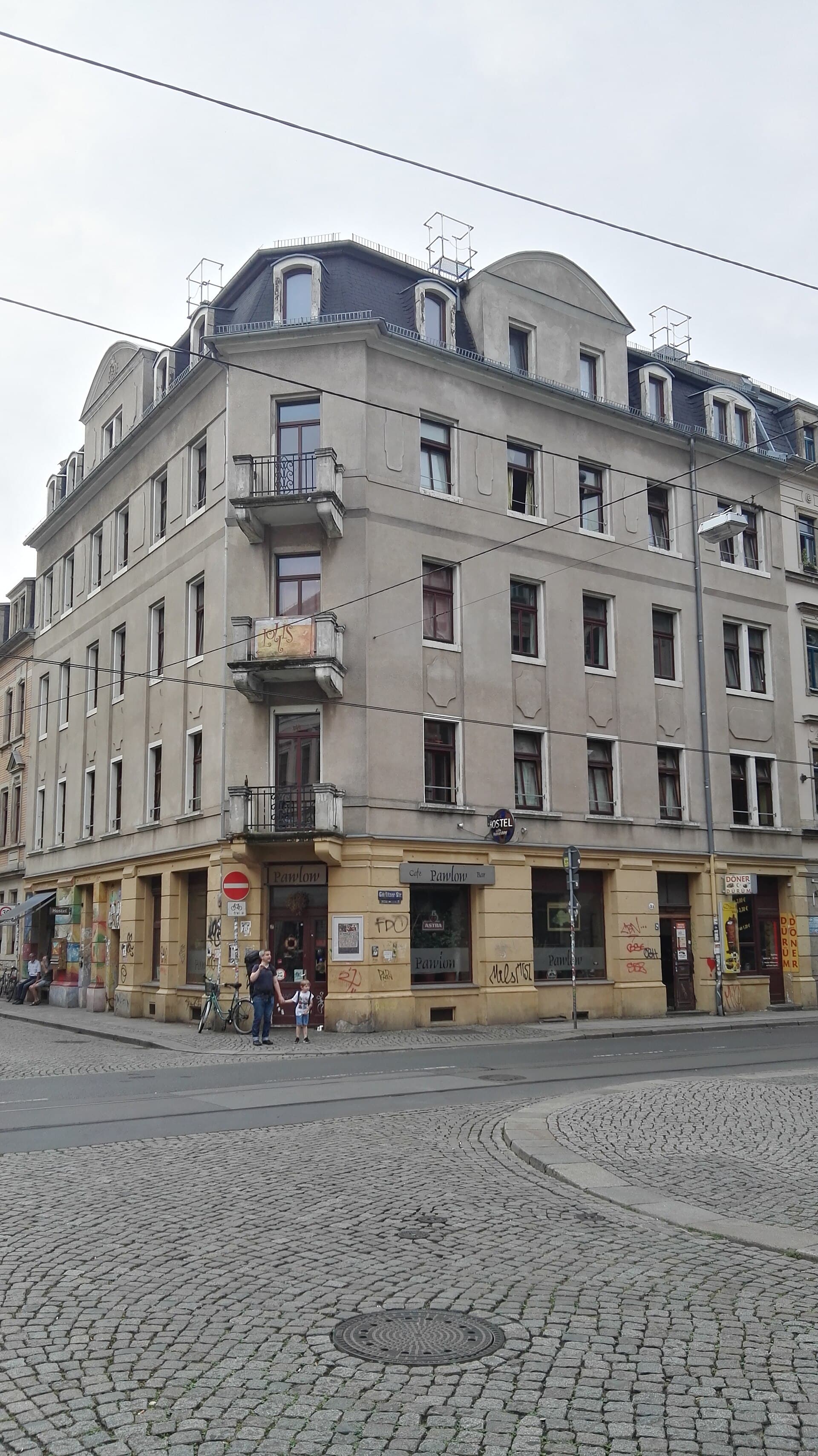Hostel Lollis Homestay (via Wikimedia Commons, CC BY-SA 3.0)