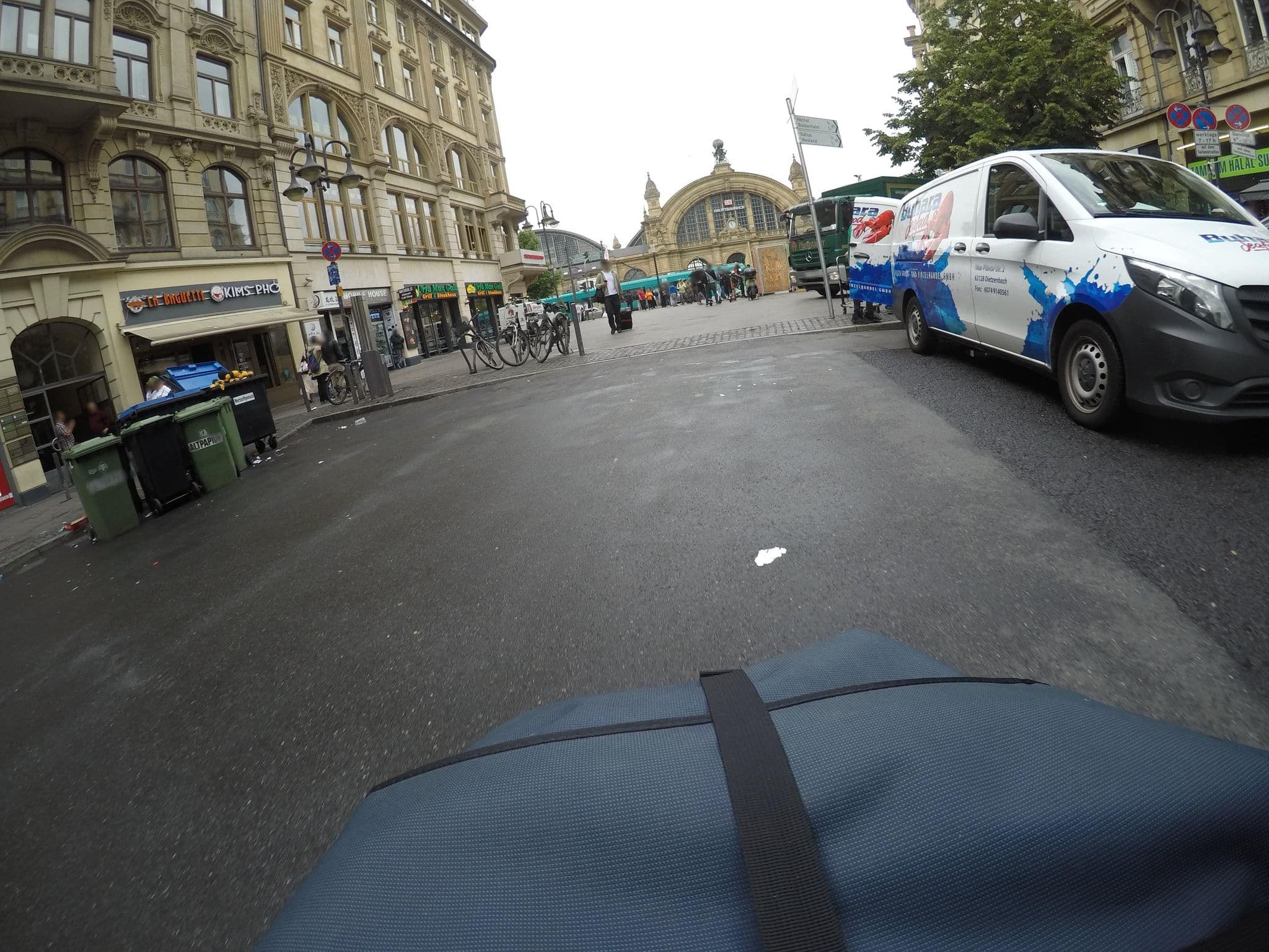 Street view near Frankfurt Hostel, Frankfurt am Main — © mfa (CC BY-SA · Mapillary)