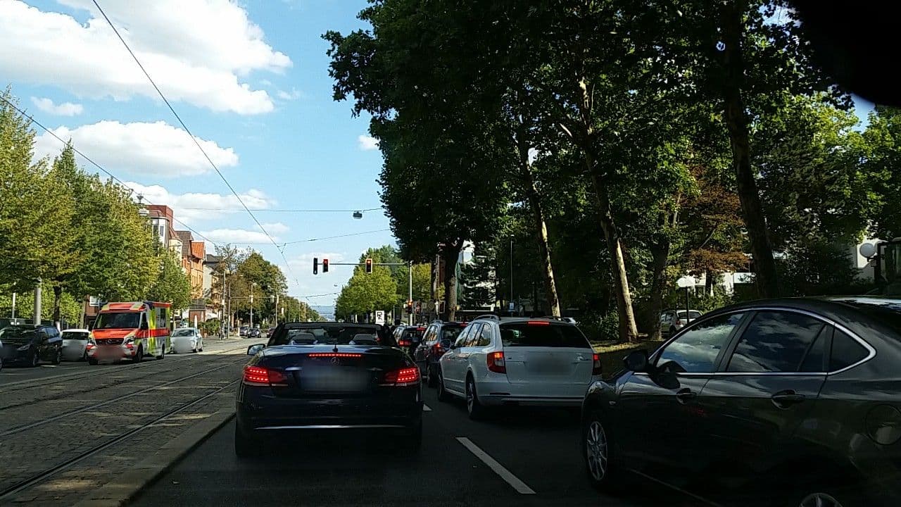 Street view near Kurparkhotel, Kassel — © tian (CC BY-SA · Mapillary)