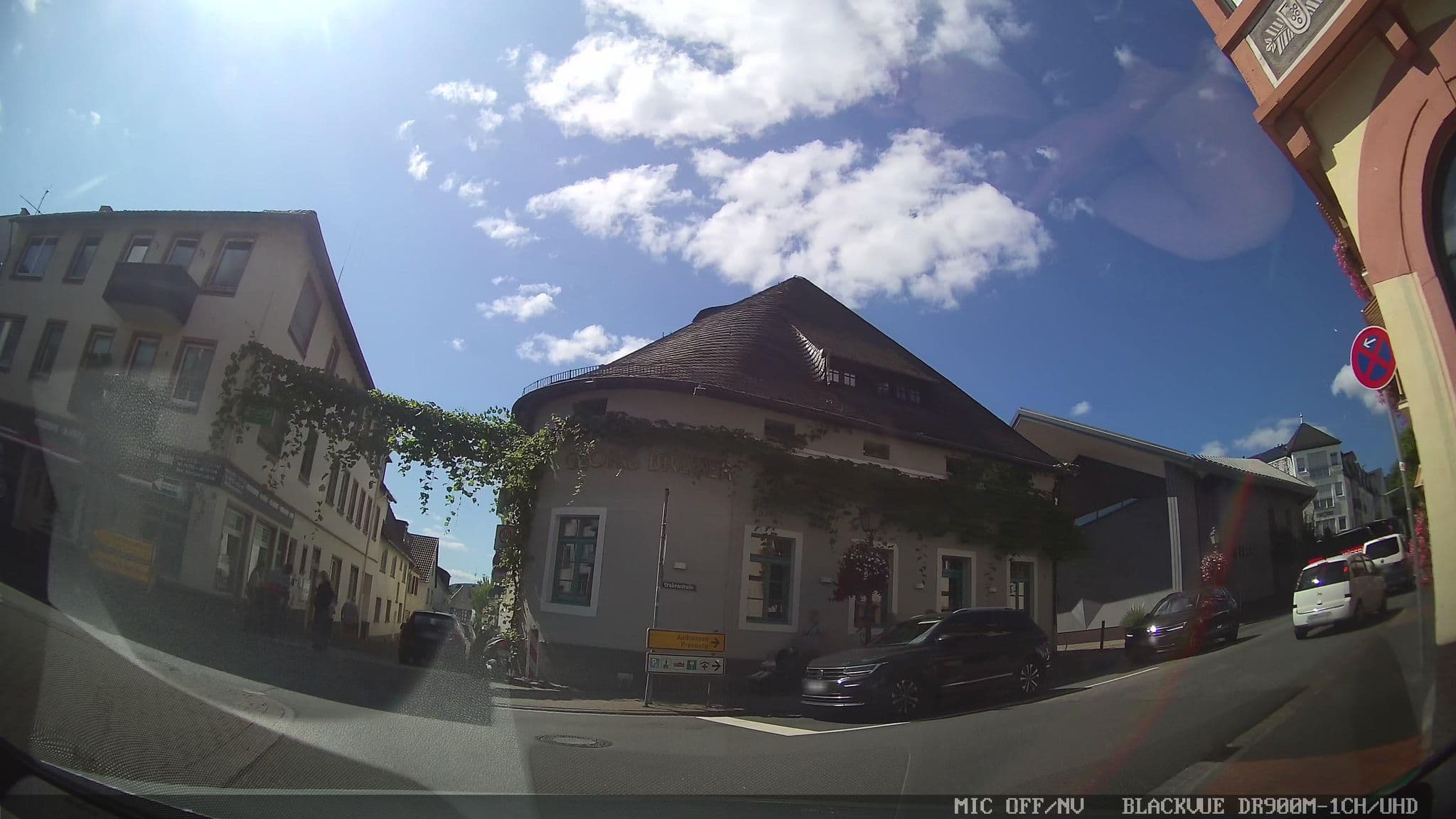 Street view near Altdeutsche Weinstube, Rüdesheim am Rhein — © chuck (CC BY-SA · Mapillary)