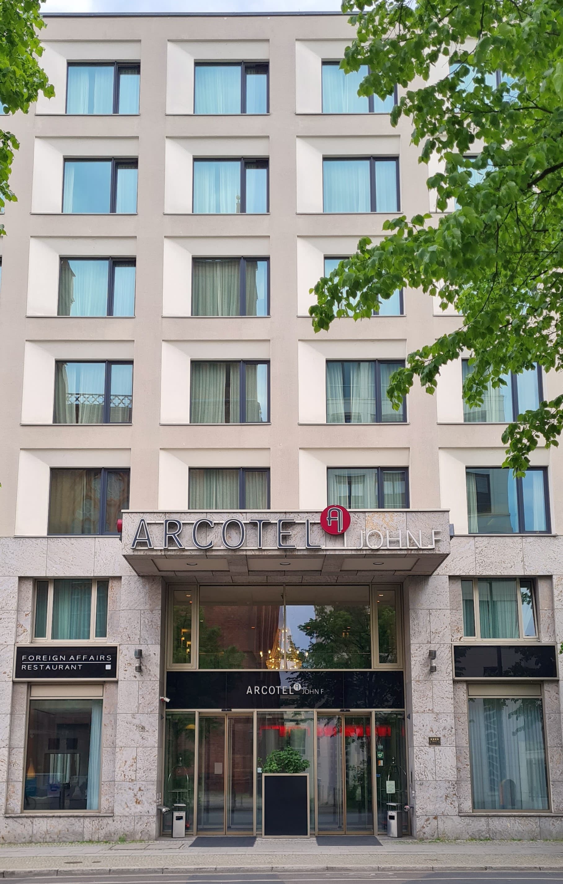 Arcotel John F Berlin (via Wikimedia Commons, CC BY 4.0)