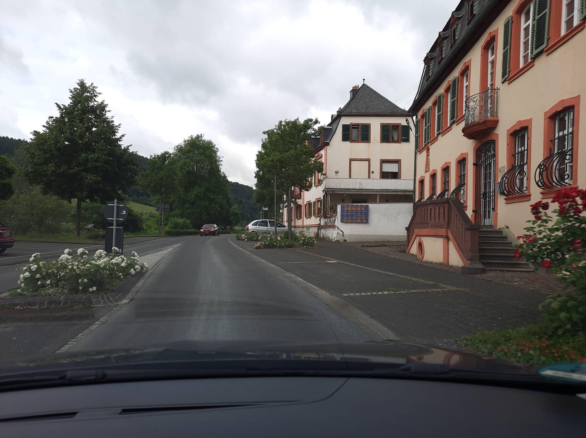 Street view near Hotel Winzerverein, Zeltingen-Rachtig — © Lowiekse (CC BY-SA · Mapillary)