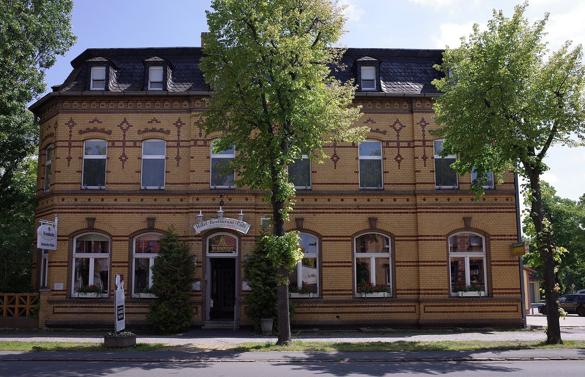 Deutsches - Haus - Wolfen (via Wikimedia Commons, CC BY-SA 4.0)