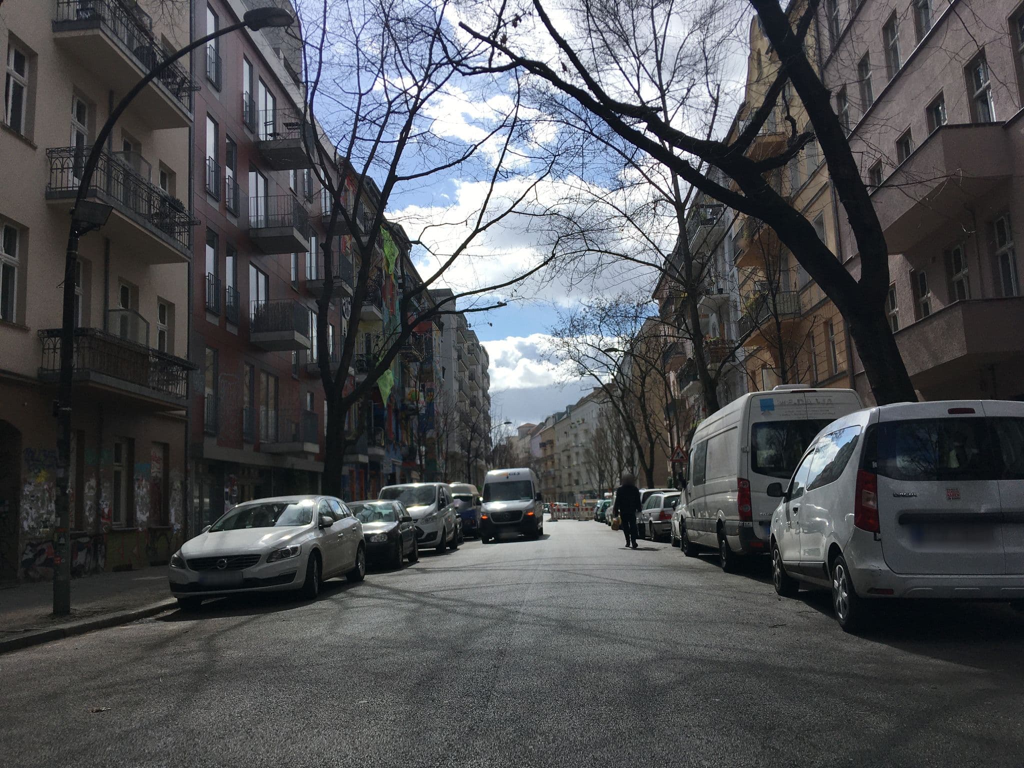 Street view near Hotel Hauptstadtperle, Friedrichshain — © eserte (CC BY-SA · Mapillary)