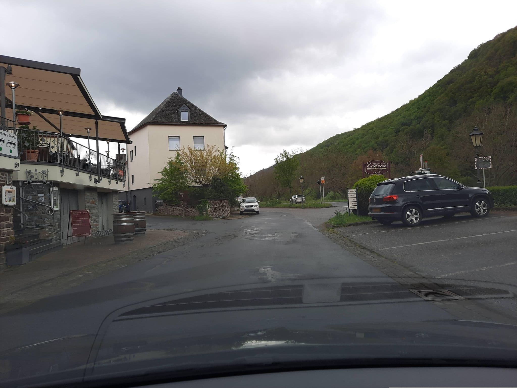 Street view near Hotel Garni & Café Moselterrasse, Ediger-Eller — © Lowiekse (CC BY-SA · Mapillary)