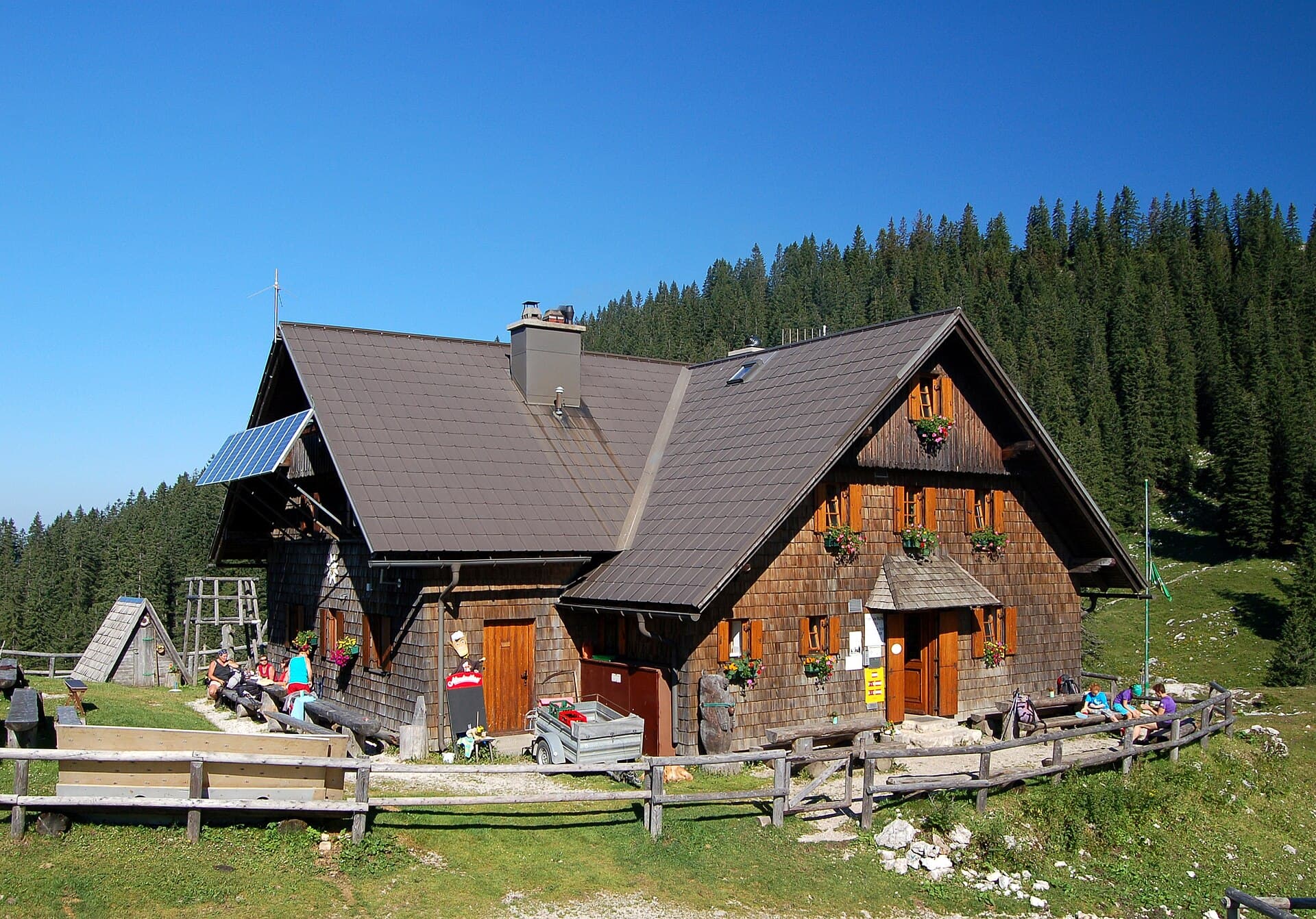 Ybbstaler Hütte (via Wikimedia Commons, CC BY-SA 3.0)