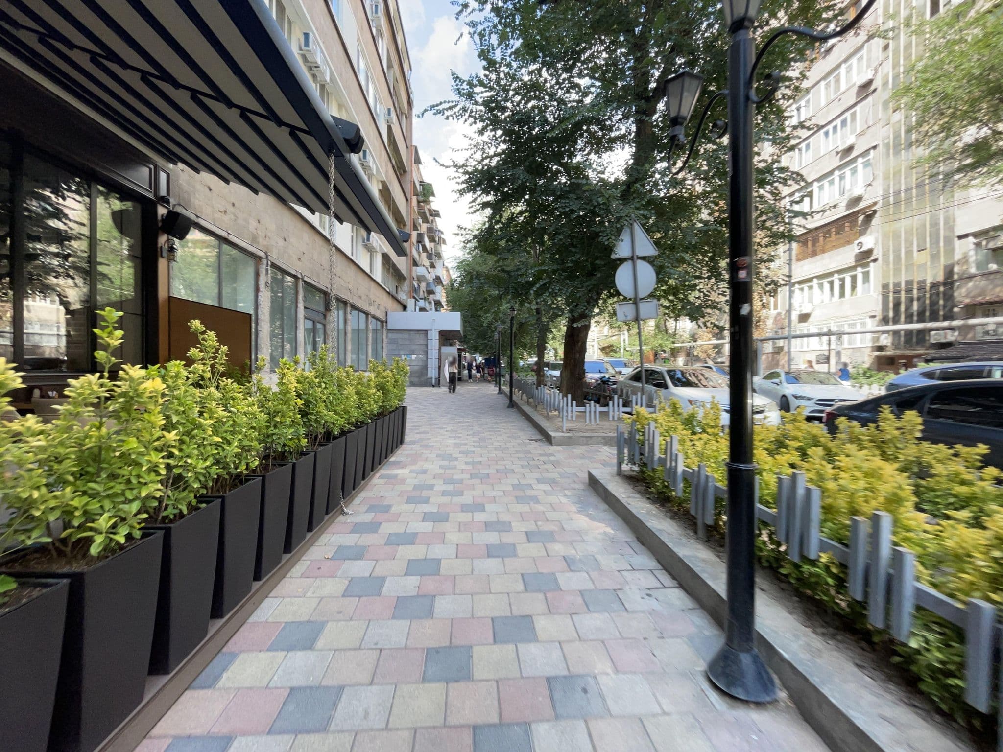 Street view near Welcome friend hostel, Kentron — © orofarne (CC BY-SA · Mapillary)