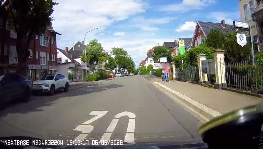 Street view near Residenz-Café-Pension, Bad Oeynhausen — © derlipper (CC BY-SA · Mapillary)