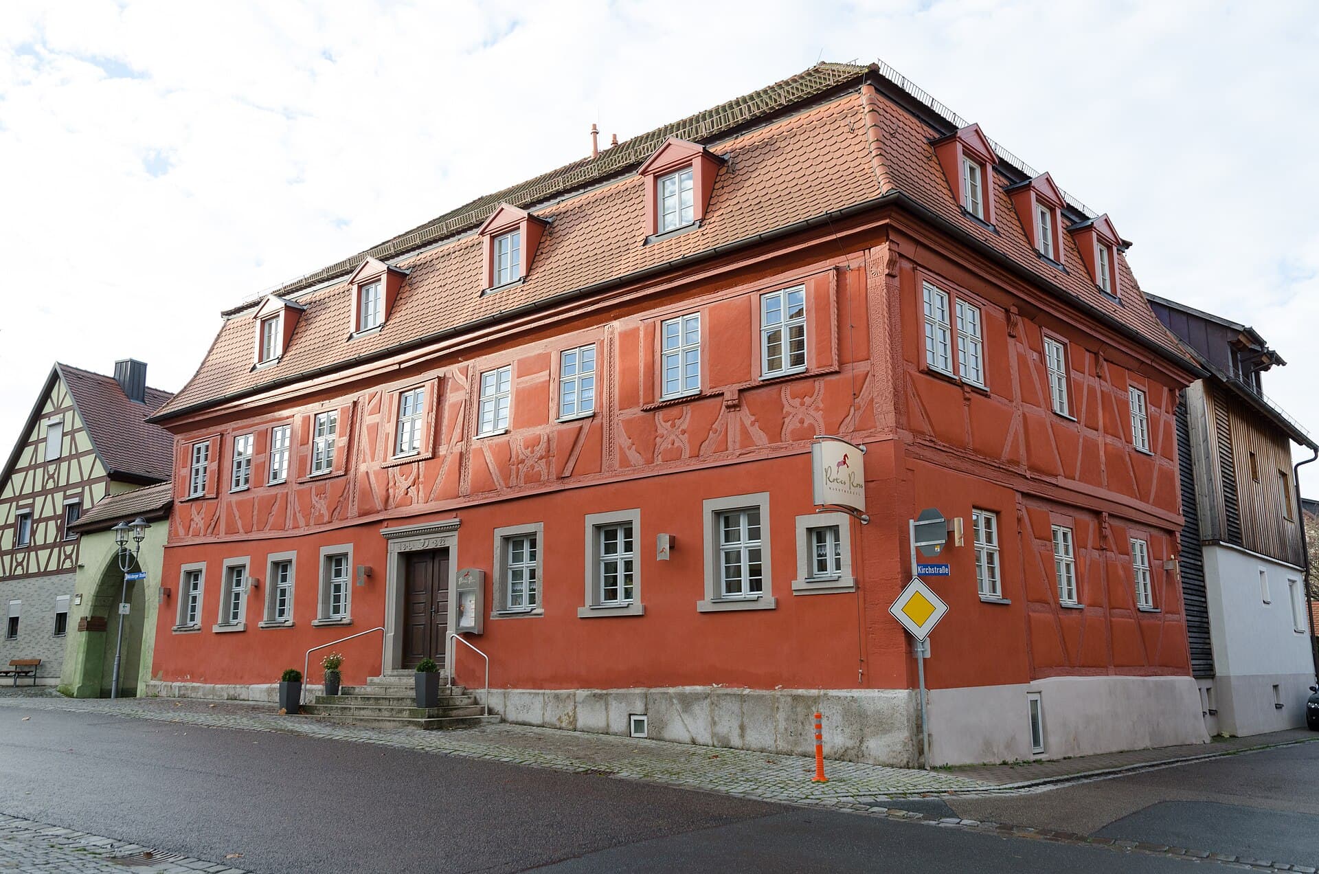Rotes Ross (via Wikimedia Commons, CC BY-SA 3.0)