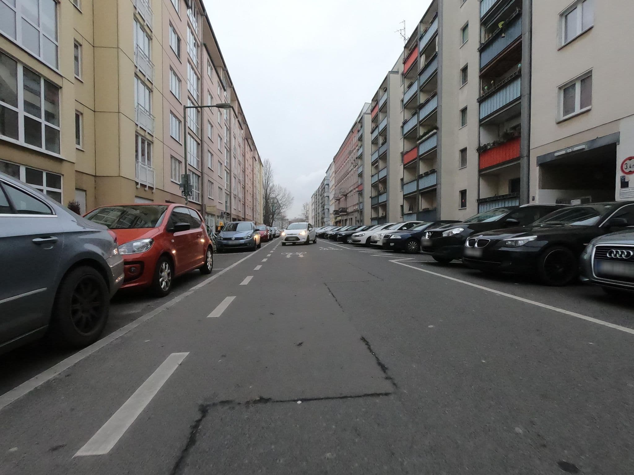 Street view near Hotel Pension Reiter, Friedrichshain — © carlheinz (CC BY-SA · Mapillary)