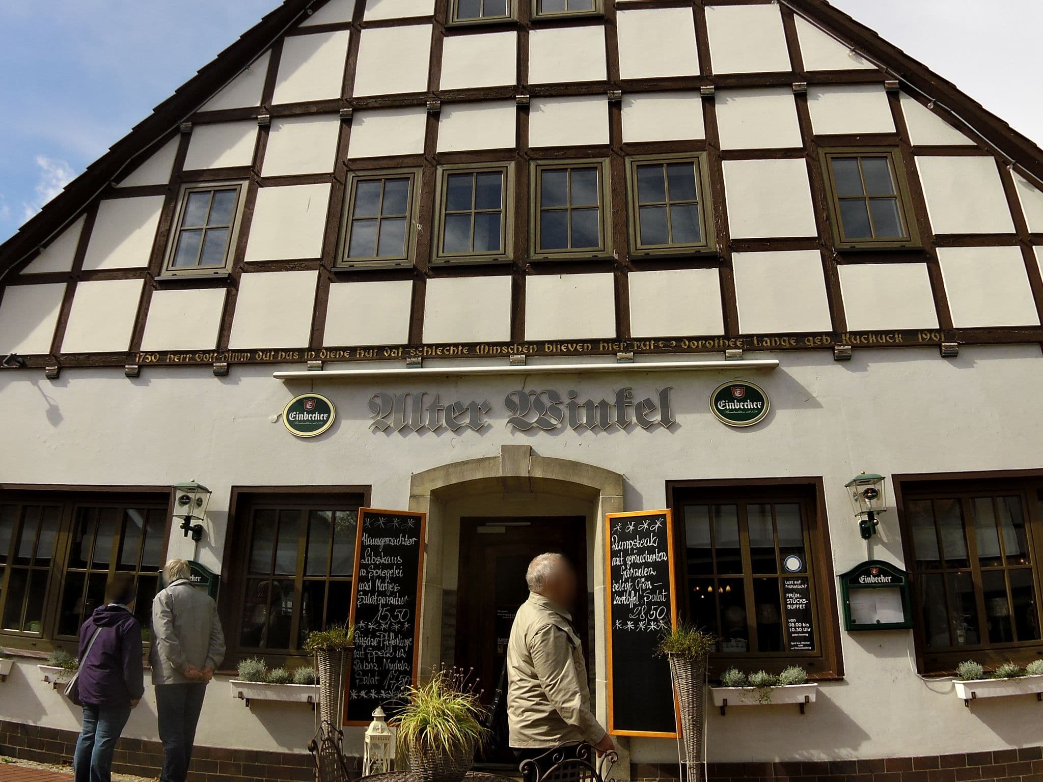 Street view near Kranenborgh Hotel & Biergarten, Hagenburg — © dcp (CC BY-SA · Mapillary)