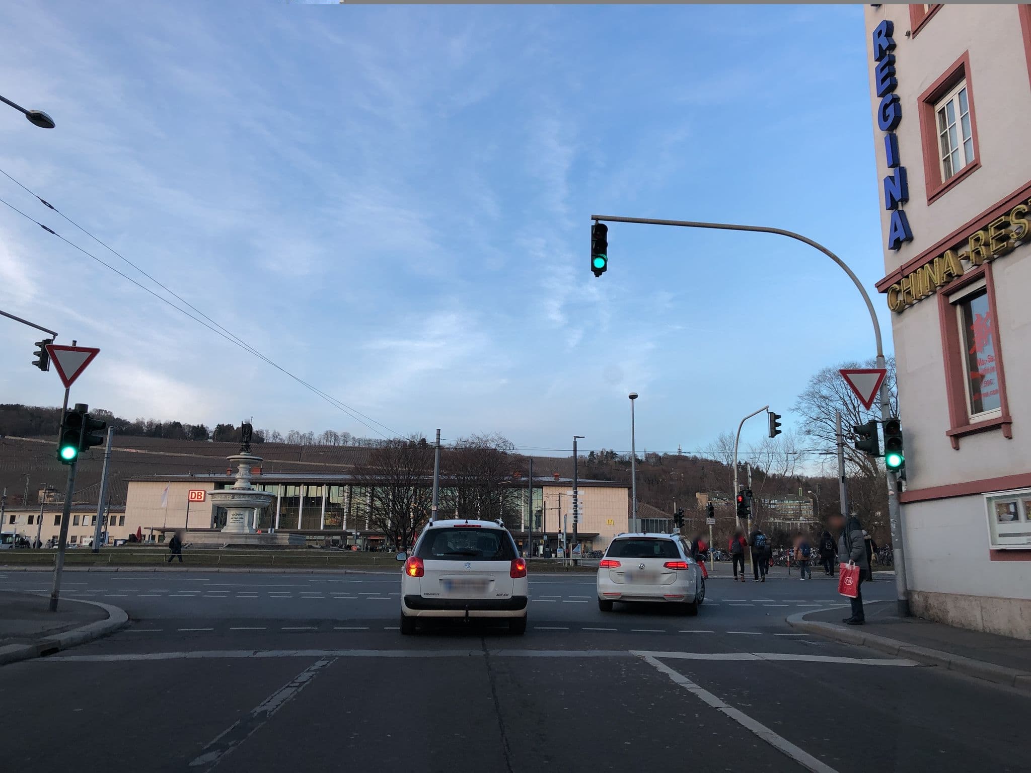 Street view near Regina, Würzburg — © chuck (CC BY-SA · Mapillary)