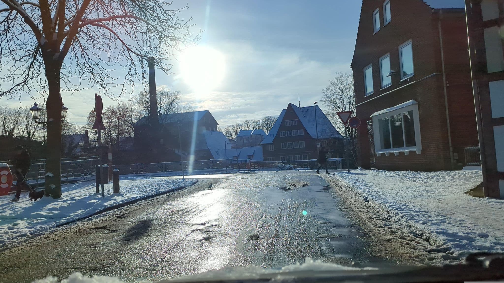 Street view near Rote Rosen, Lüneburg — © hotteliene (CC BY-SA · Mapillary)
