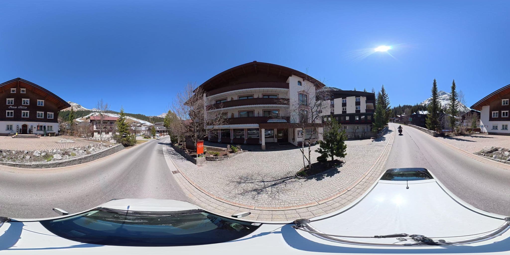 Street view near Haus Wallis, Lech