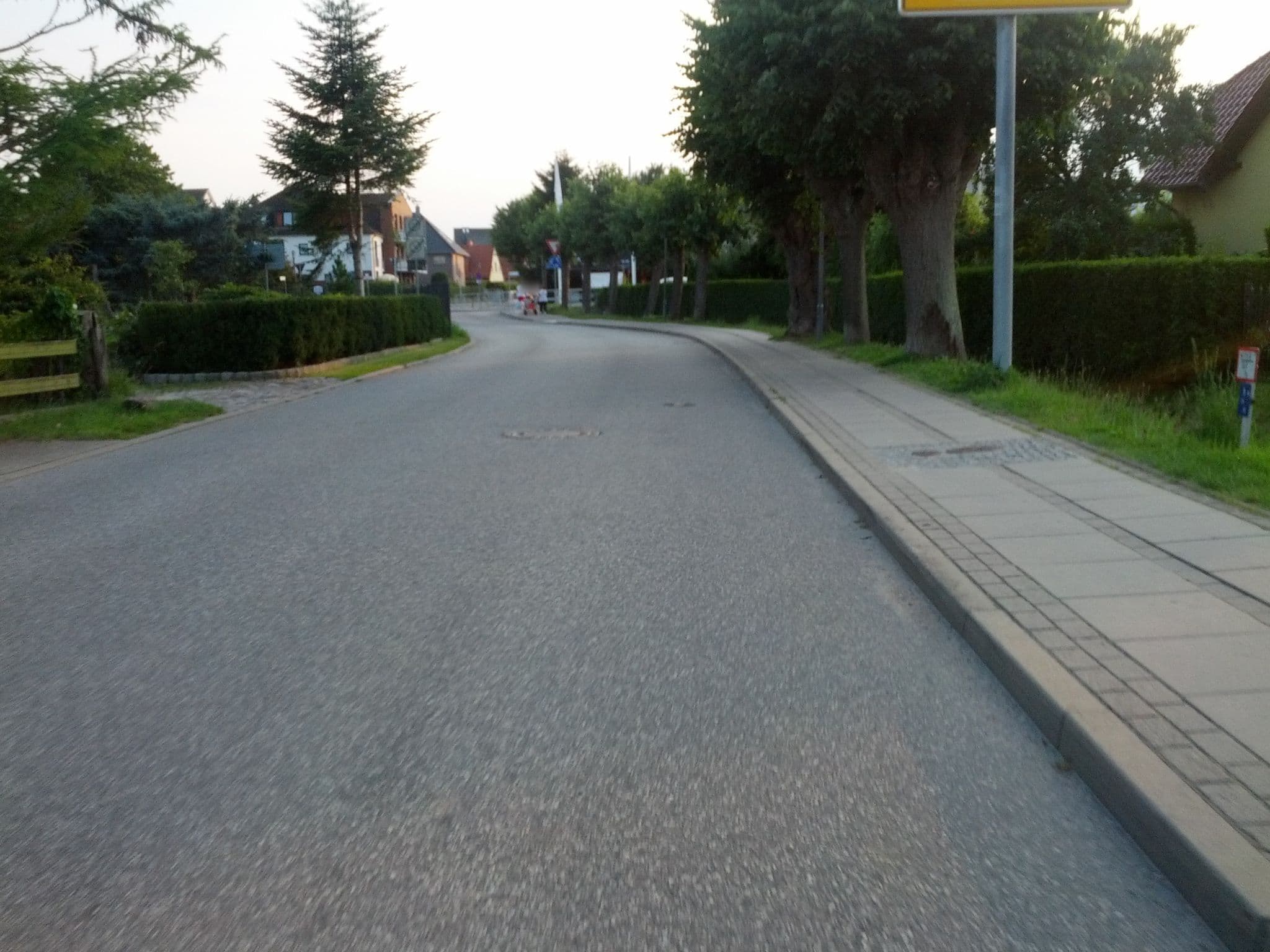 Street view near FeWo im Grünen, Ostseebad Kühlungsborn — © zoegglmeyr (CC BY-SA · Mapillary)