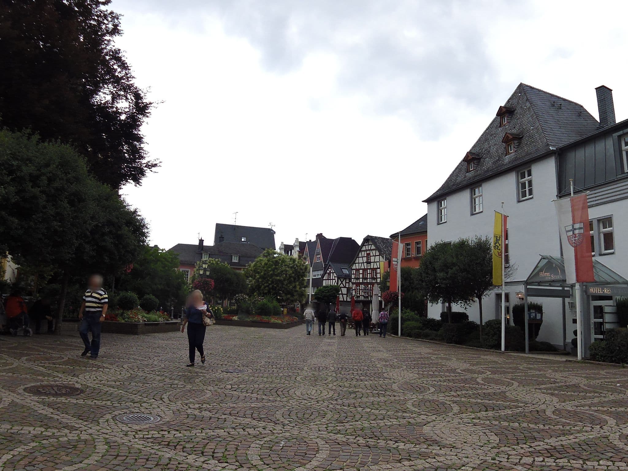 Street view near Hotel zum Stern, Bad Neuenahr-Ahrweiler — © dcp (CC BY-SA · Mapillary)