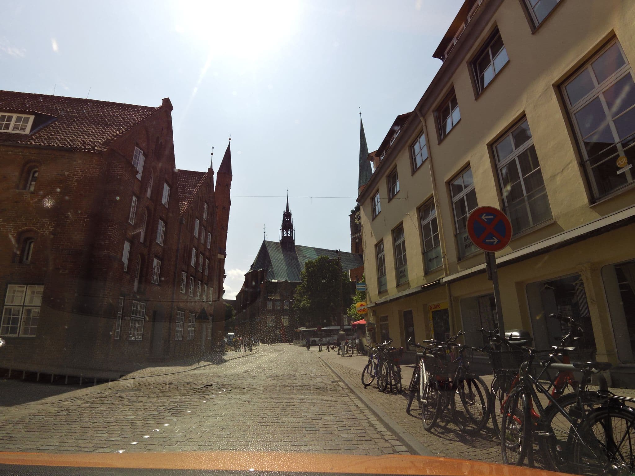 Street view near KO15, Lübeck — © moenk (CC BY-SA · Mapillary)