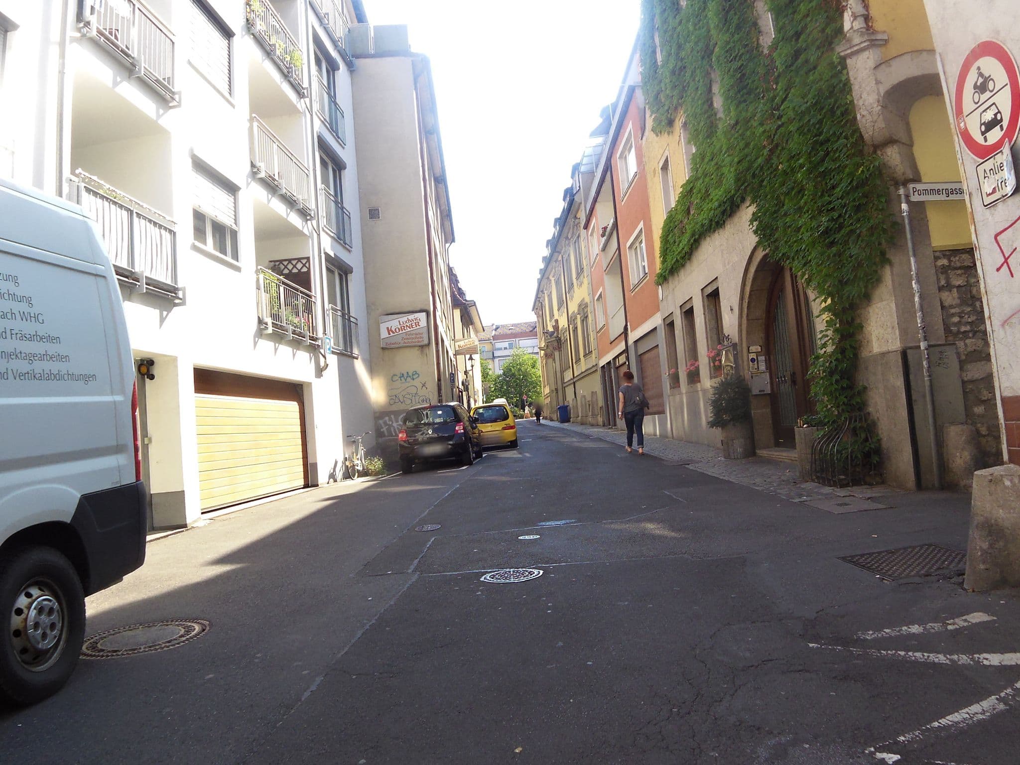 Street view near Hotel Urlaub, Würzburg — © zoegglmeyr (CC BY-SA · Mapillary)