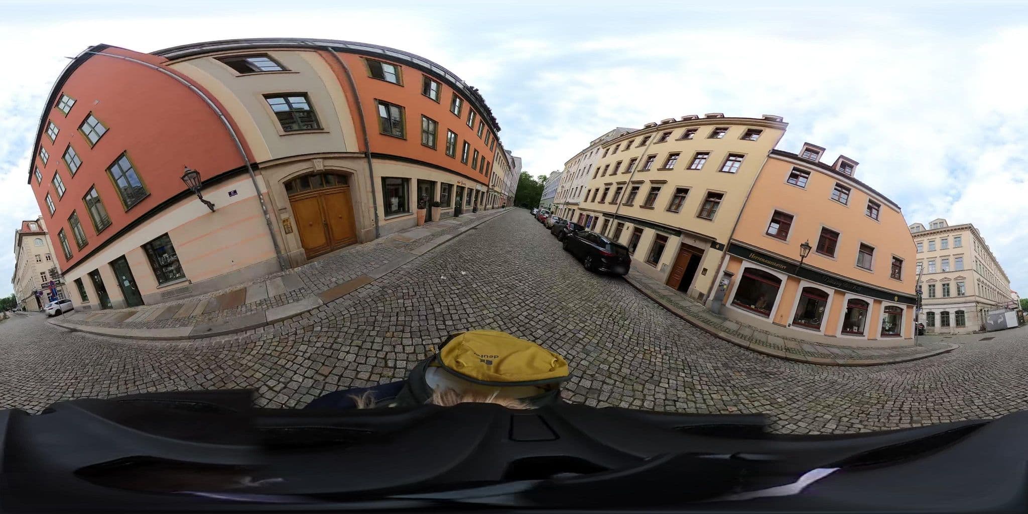 Street view near Ferienwohnung Clara im Barockviertel, Dresden — © geowatti (CC BY-SA · Mapillary)
