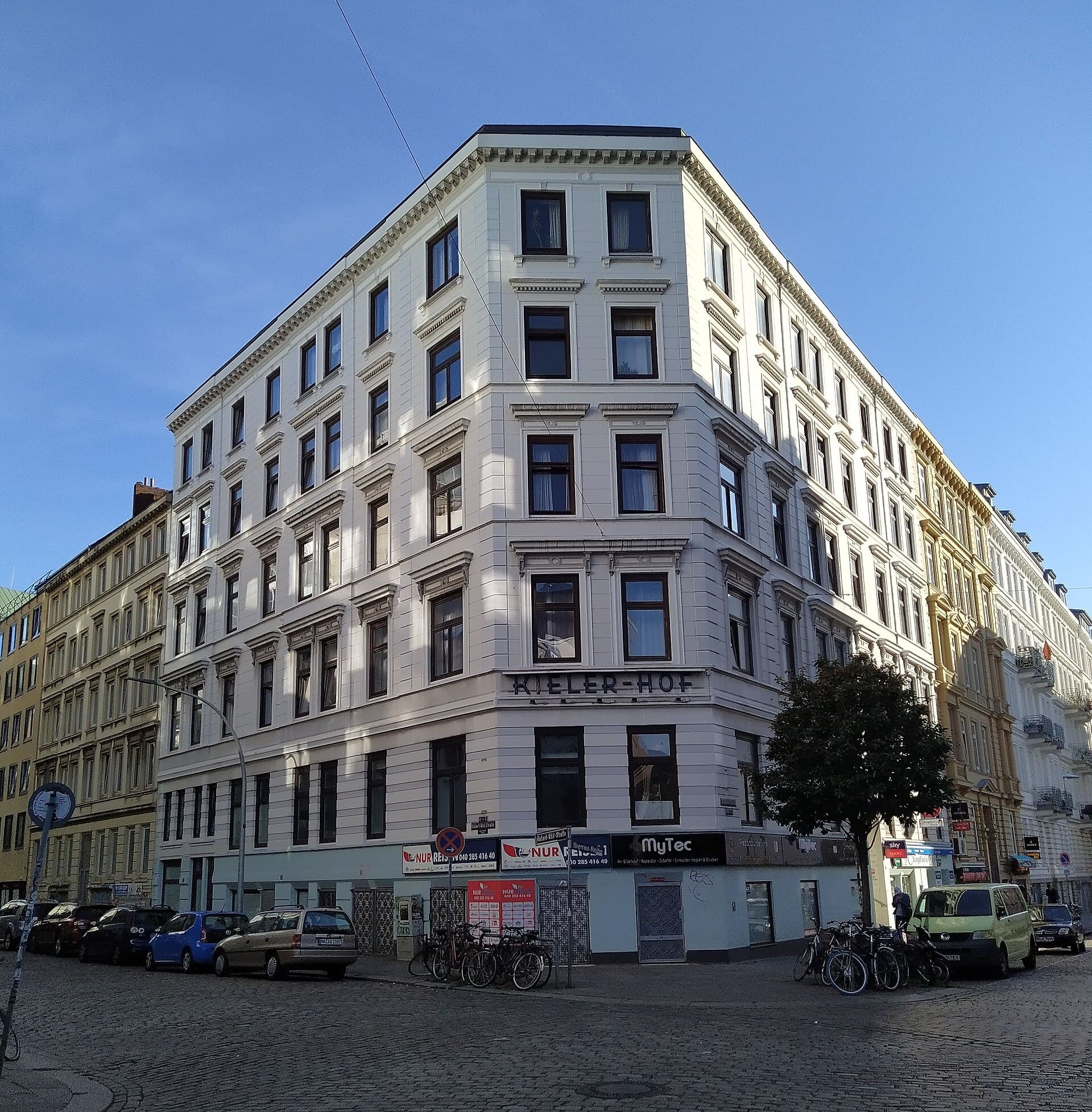 Kieler Hof (via Wikimedia Commons, CC BY 4.0)