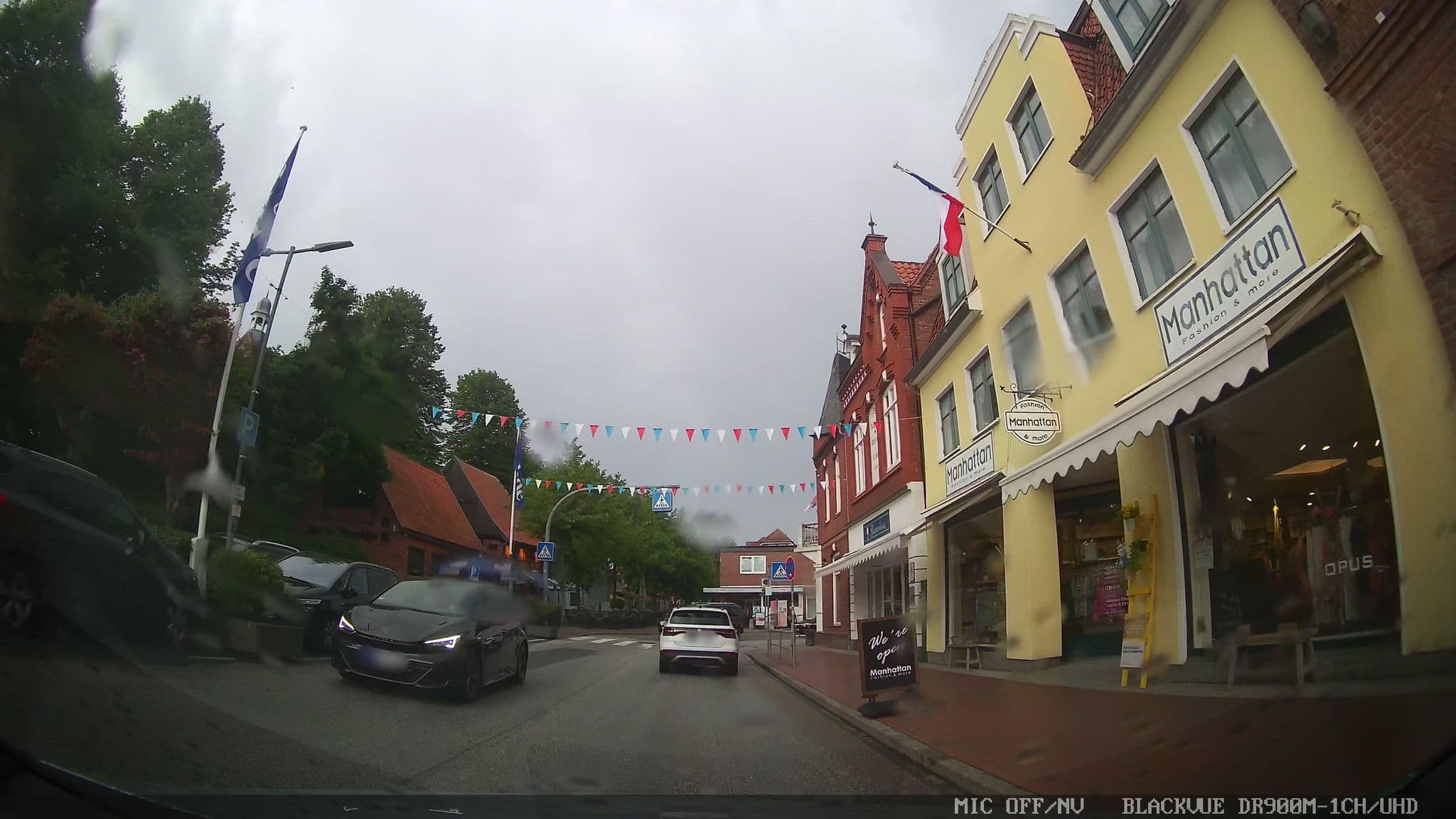 Street view near Baltic Kölln, Heiligenhafen — © chuck (CC BY-SA · Mapillary)