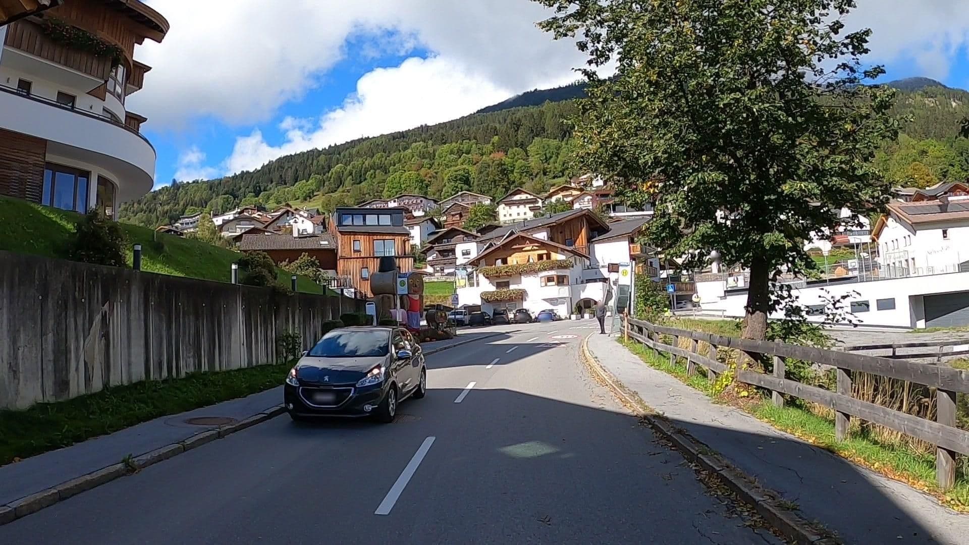 Street view near Hotel Puint, Prutz