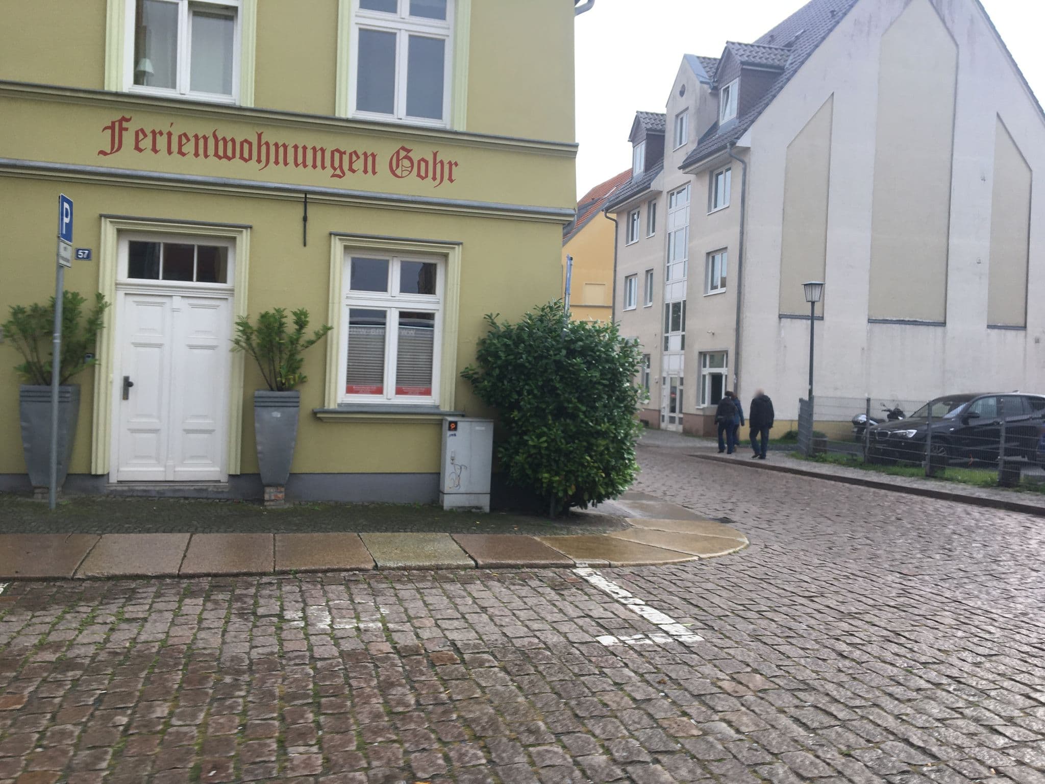 Street view near Ferienwohnungen Gohr, Stralsund — © jlorenz86 (CC BY-SA · Mapillary)