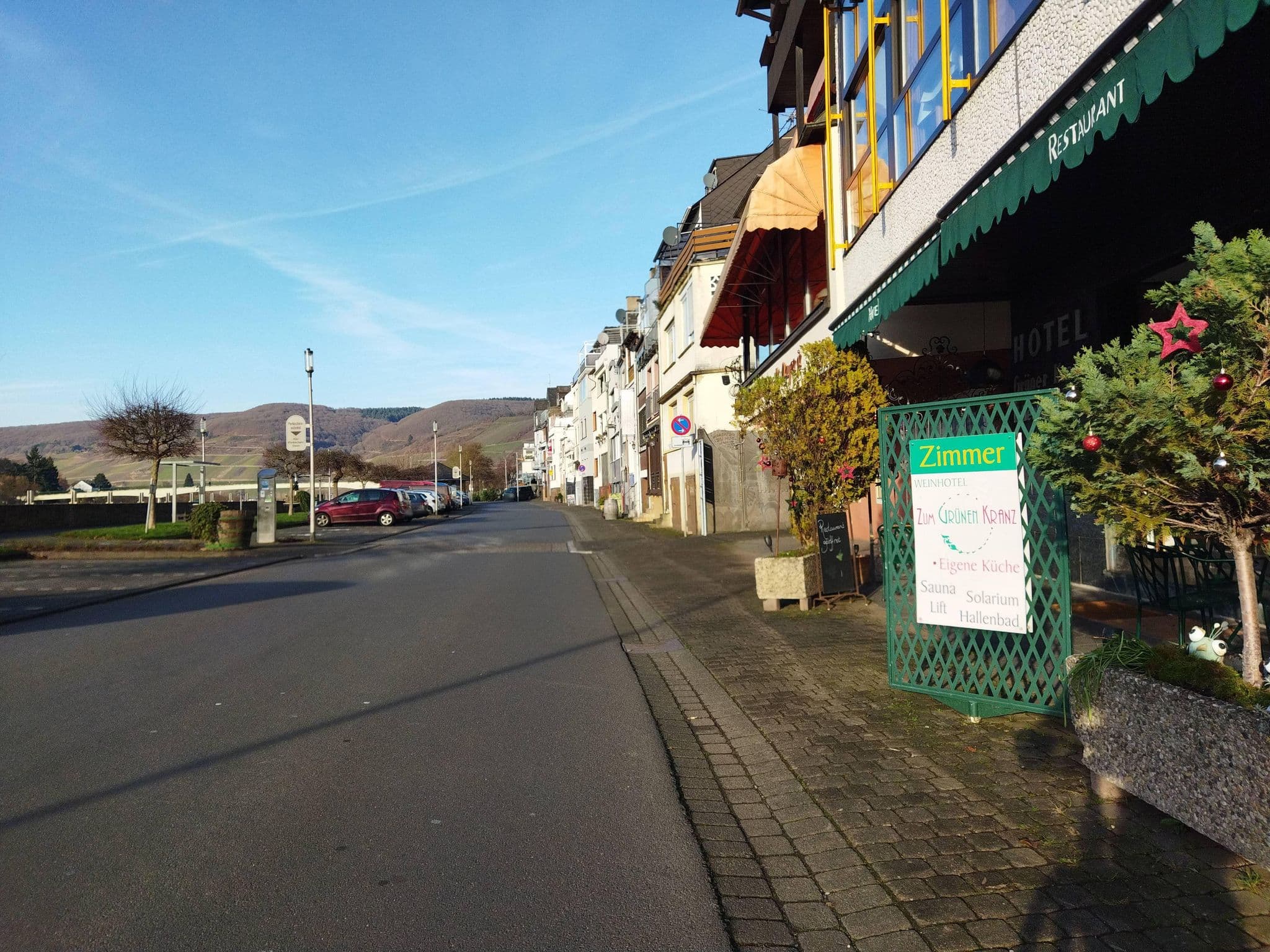 Street view near Hotel Zum Grünen Kranz, Briedel — © changchun1 (CC BY-SA · Mapillary)