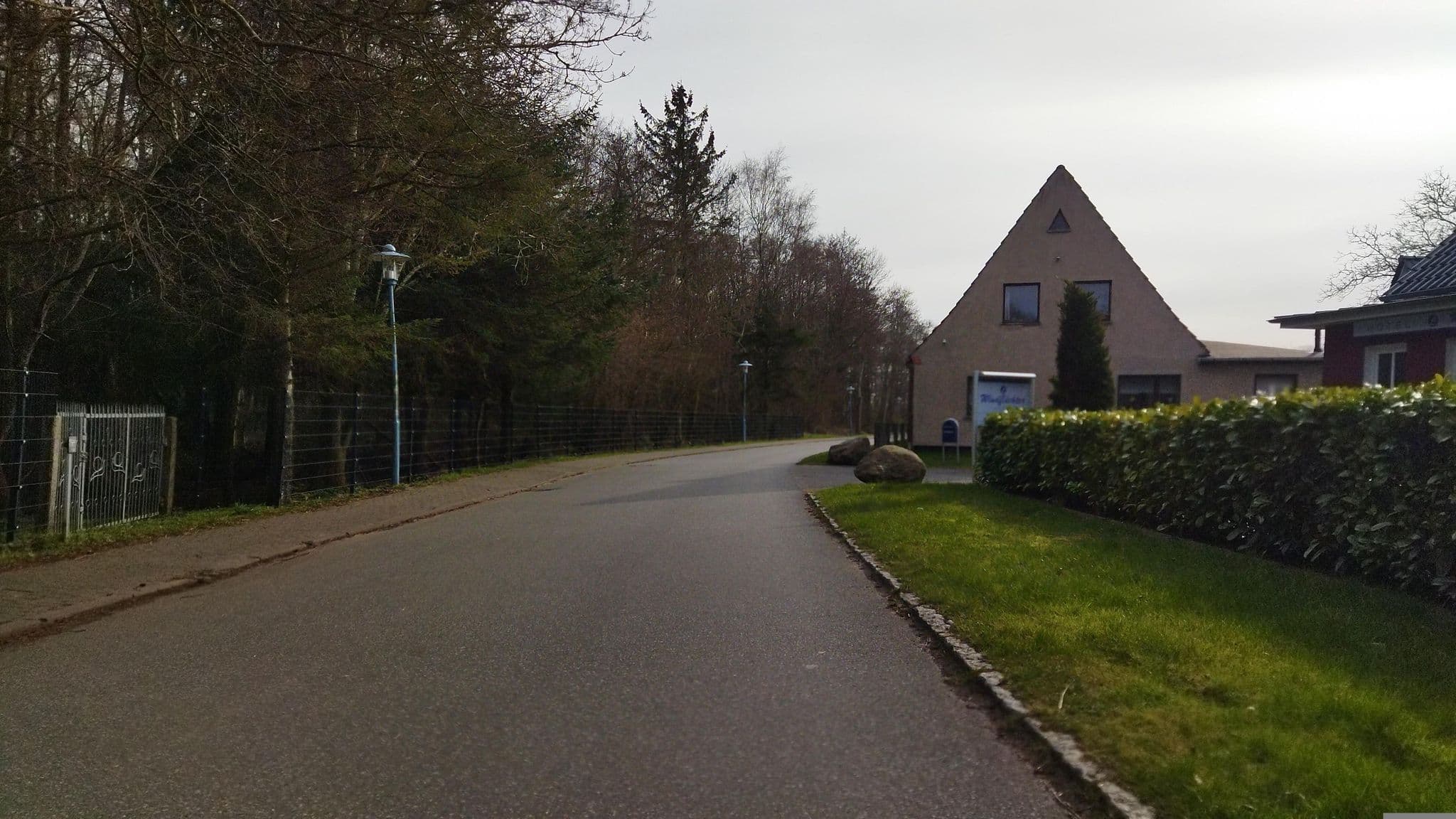 Street view near Hotel Windflüchter, Wiek — © changchun1 (CC BY-SA · Mapillary)