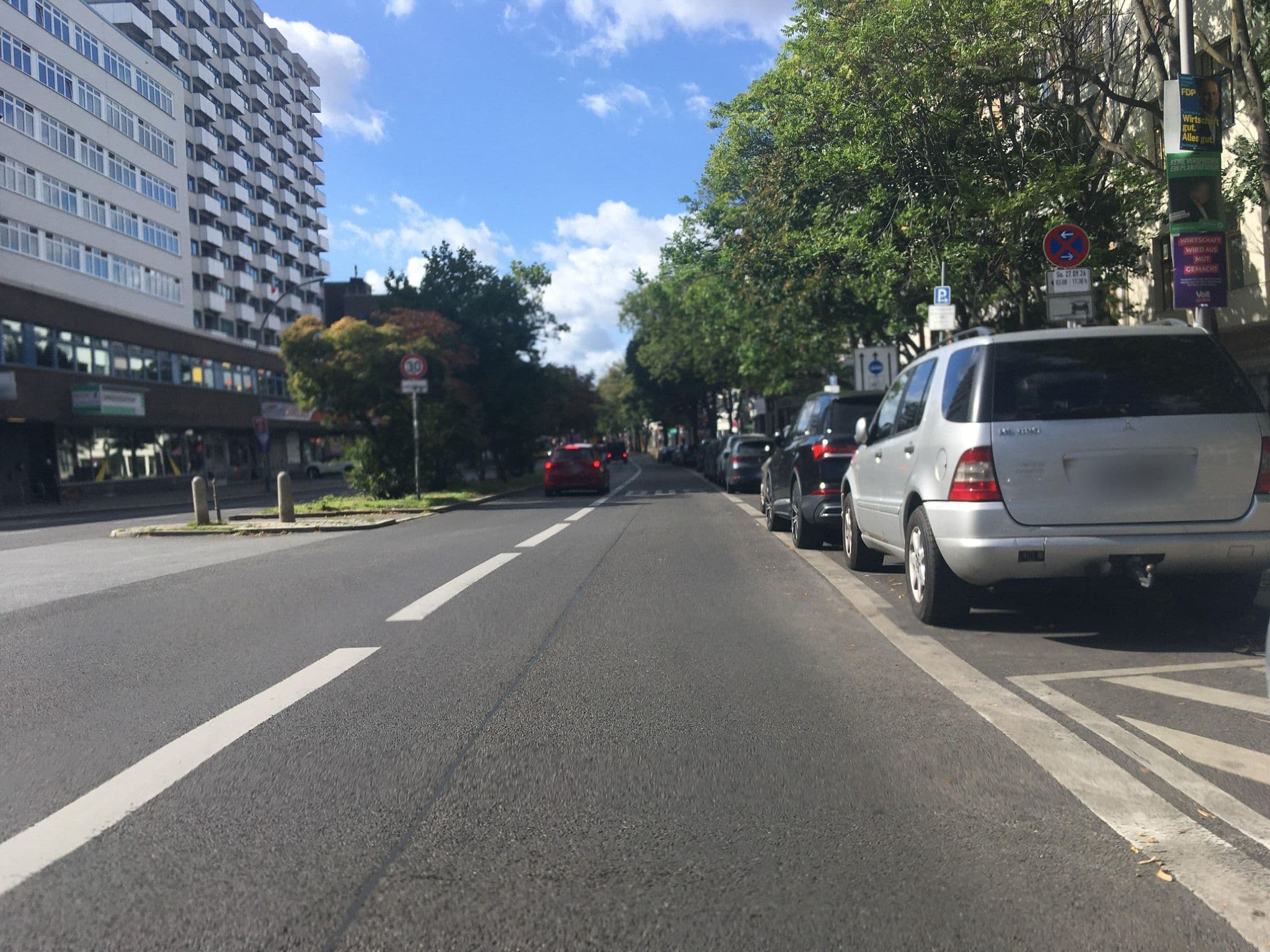 Street view near Hotel Potsdamer Hof Berlin Am Potsdamer Platz, Tiergarten — © carlheinz (CC BY-SA · Mapillary)
