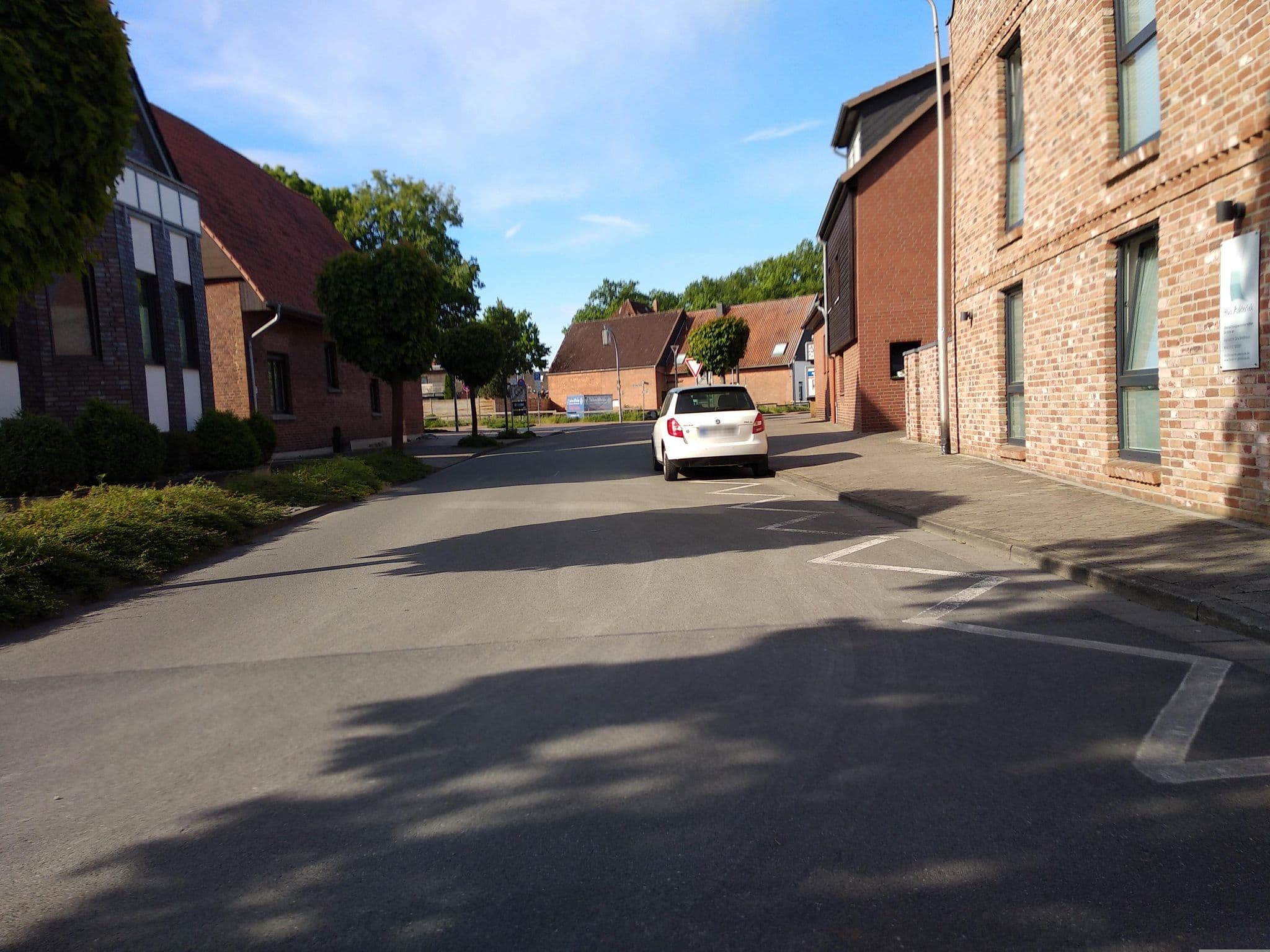 Street view near Hus Achterliek Ferienwohnungen, Hagenburg — © steinm (CC BY-SA · Mapillary)