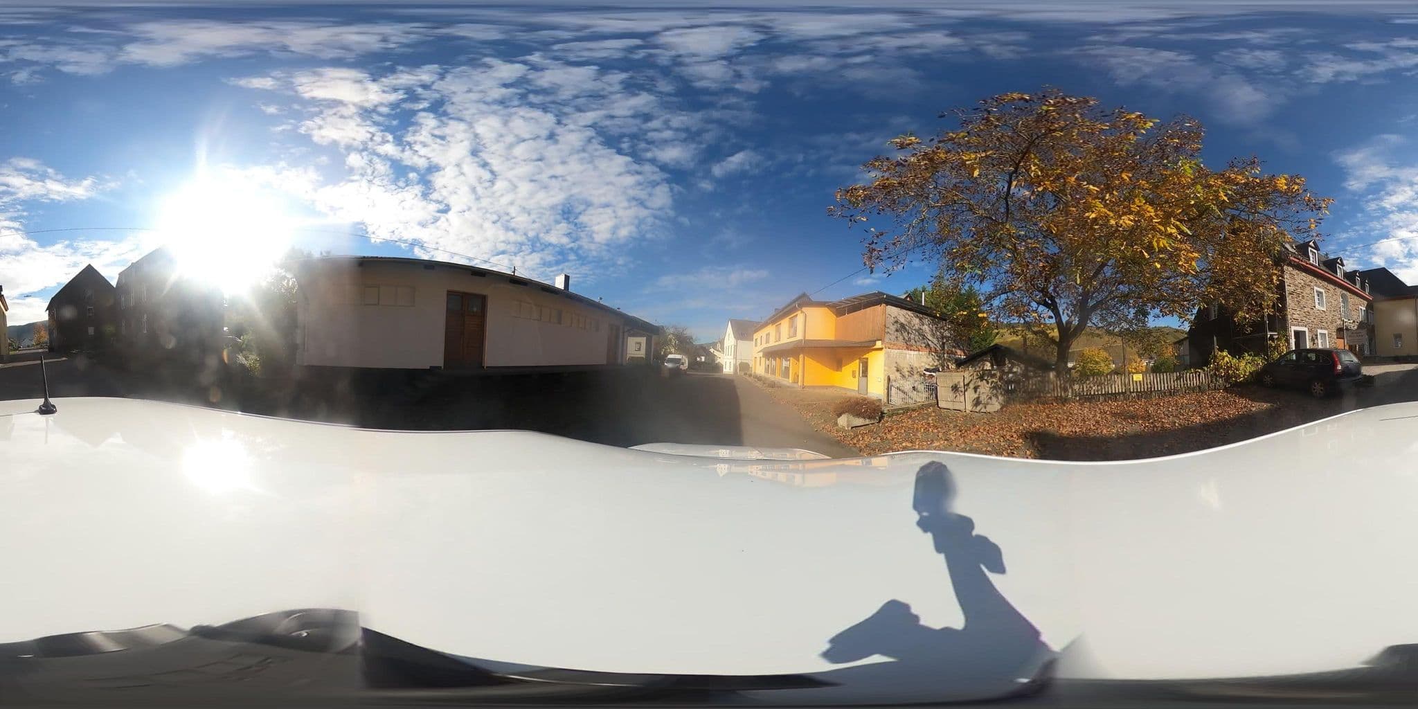 Street view near Weingut Peter Simon, Kröv — © rjmen_roundb (CC BY-SA · Mapillary)