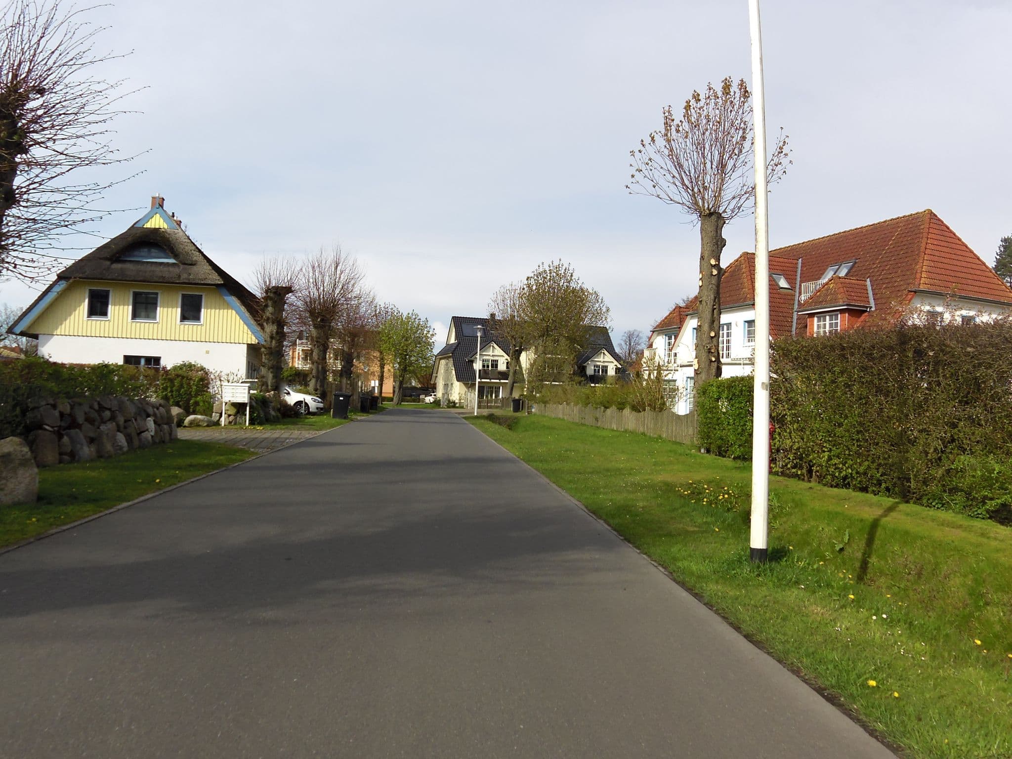 Street view near Ferienwohnung Villa Regulus, Zingst — © zoegglmeyr (CC BY-SA · Mapillary)