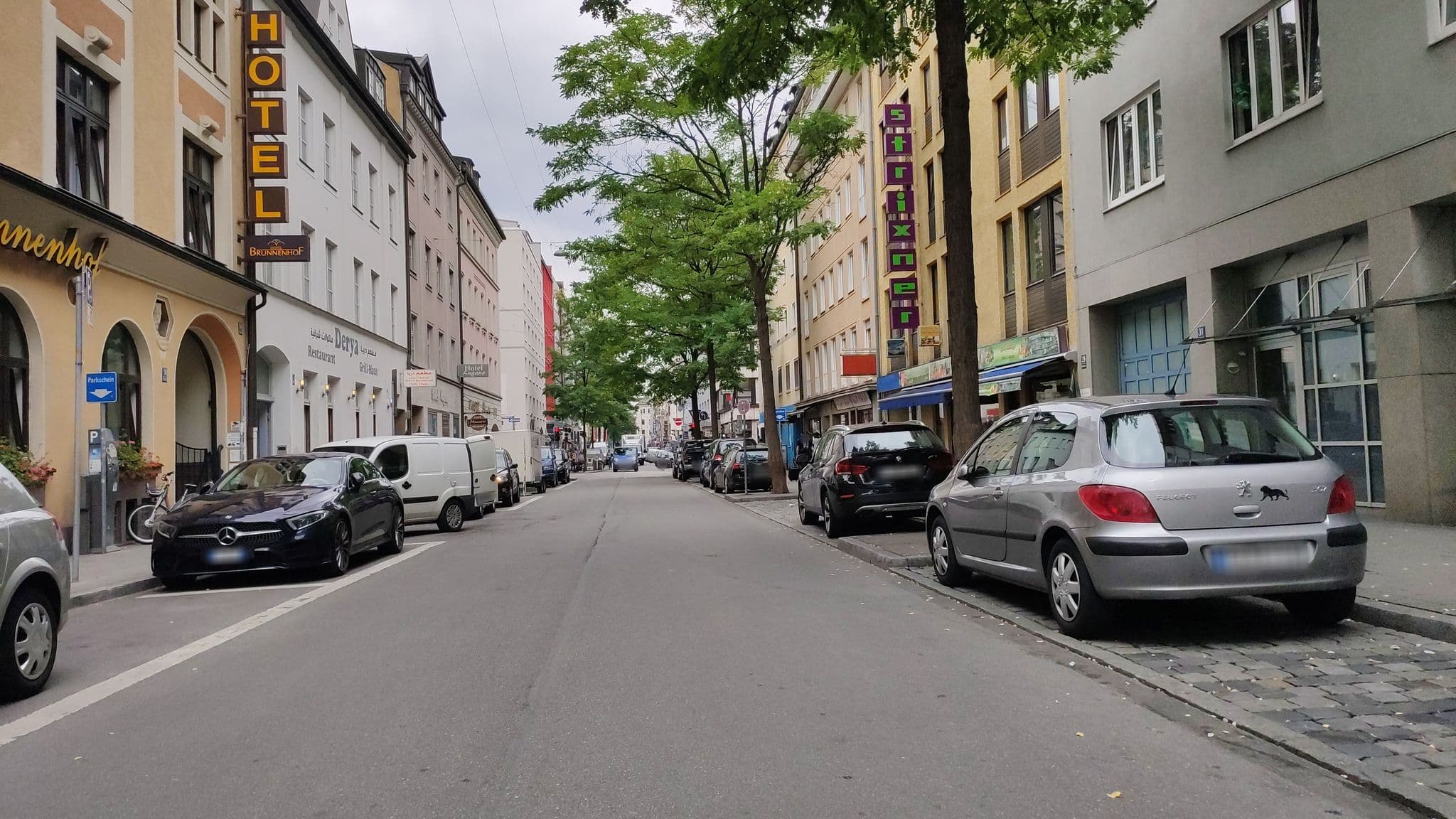 Street view near Hotel Brunnenhof, Munich