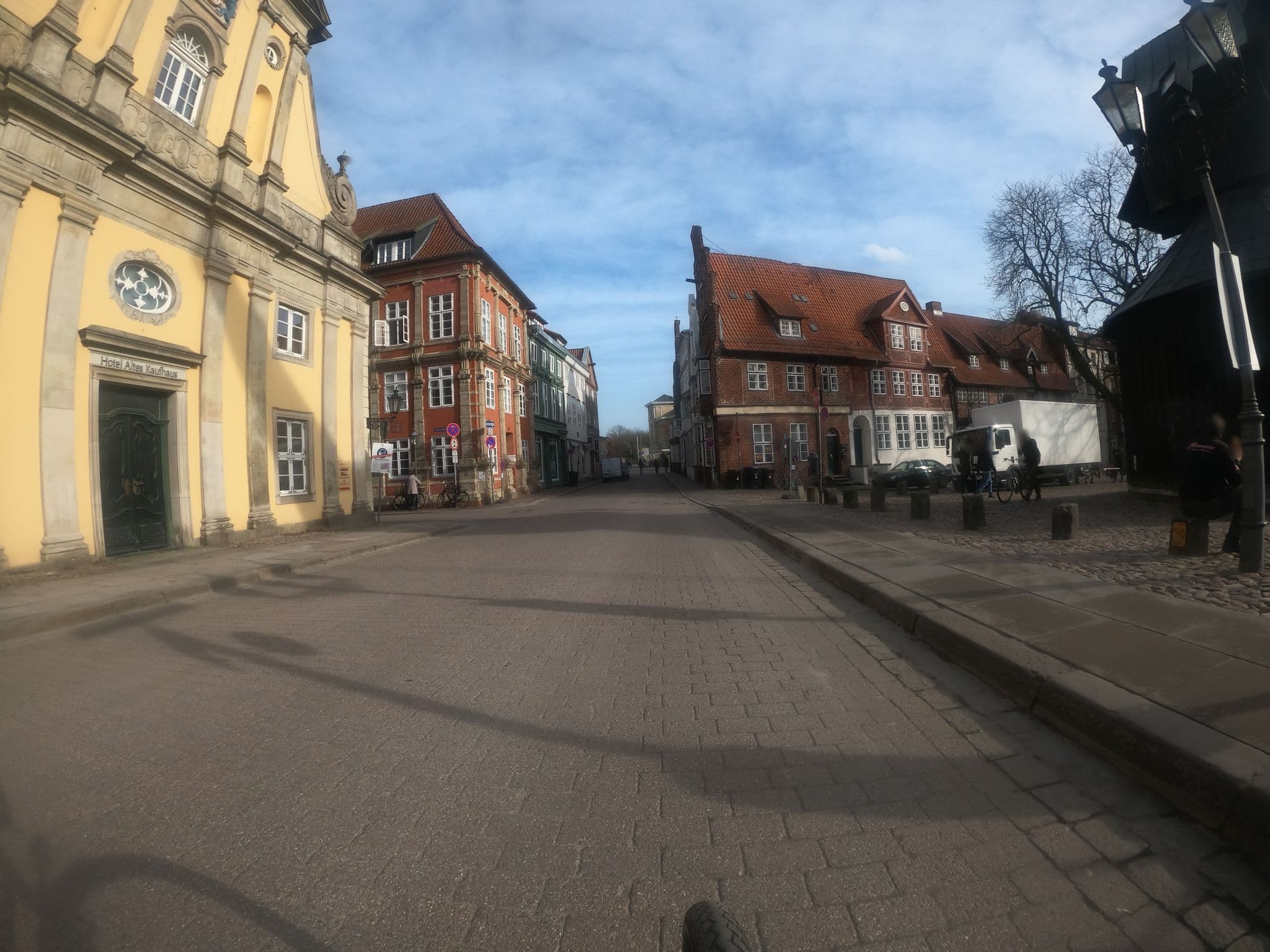 Street view near Dormero Hotel Altes Kaufhaus, Lüneburg — © kodo (CC BY-SA · Mapillary)