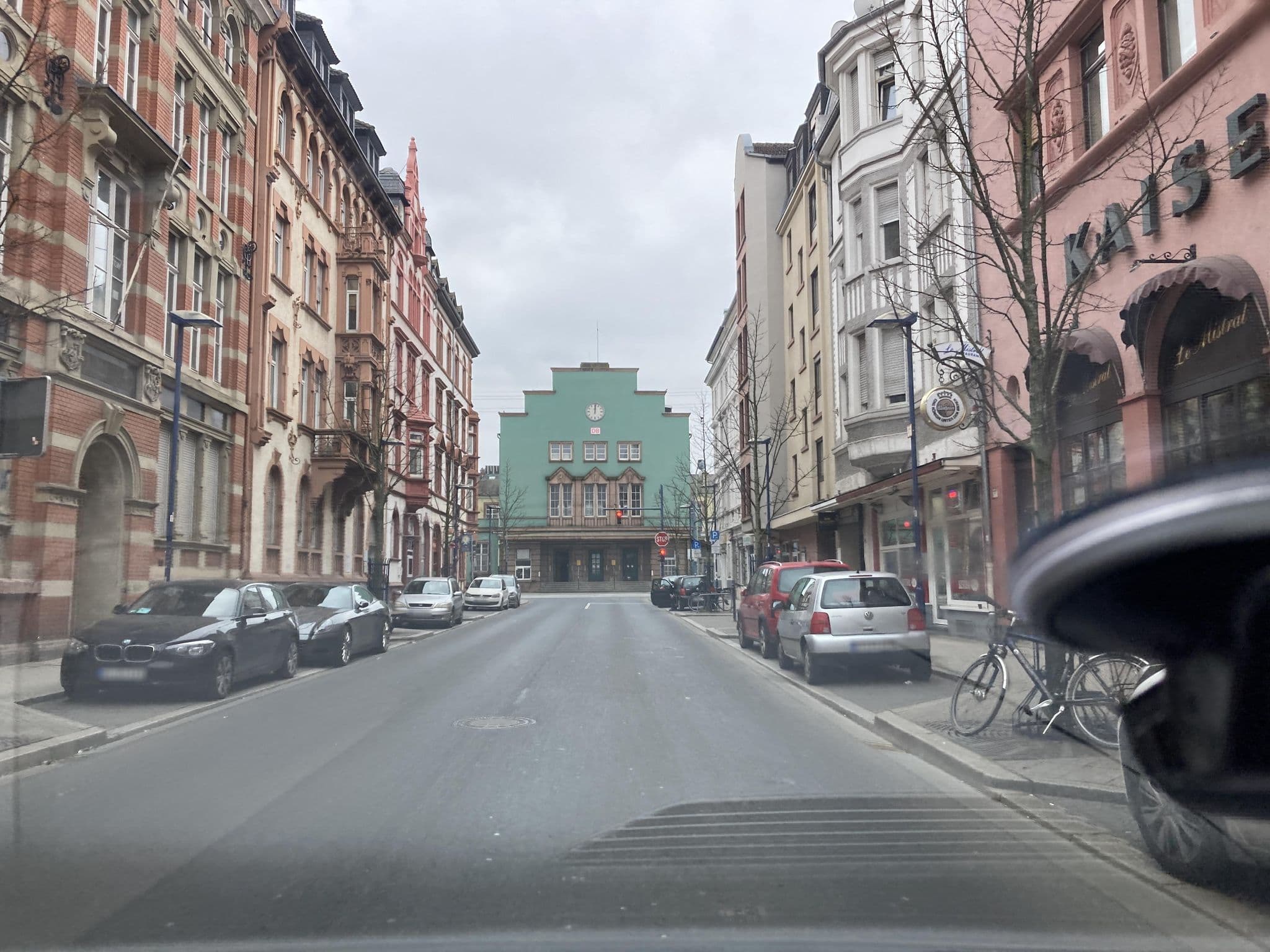 Street view near Kaiserhof, Offenbach — © robffm (CC BY-SA · Mapillary)